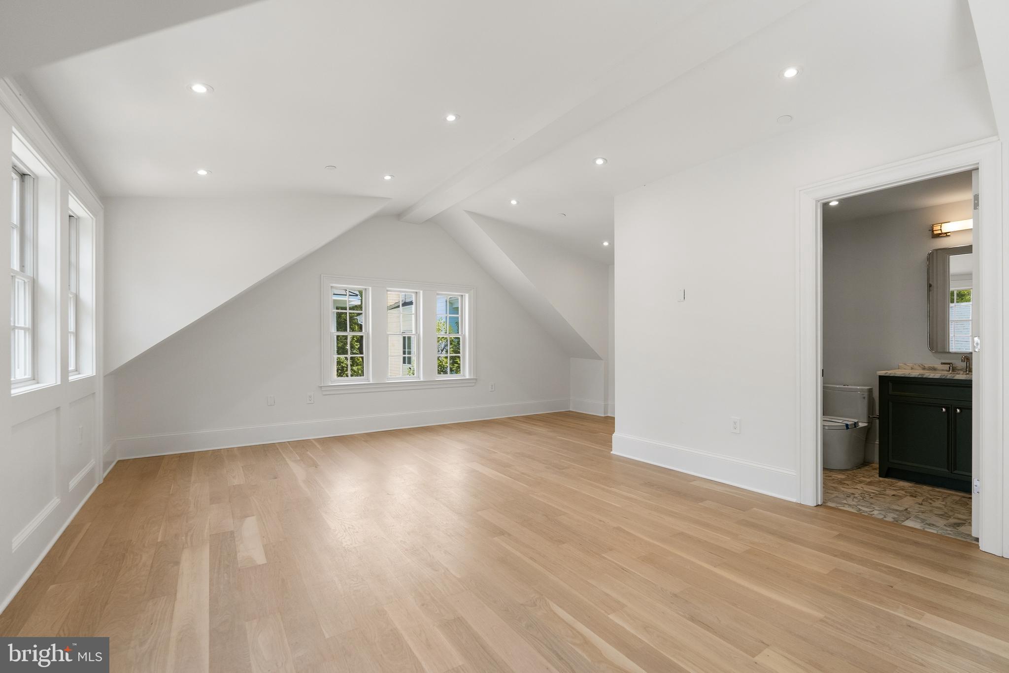 OBSERVATORY CIRCLE - Residential