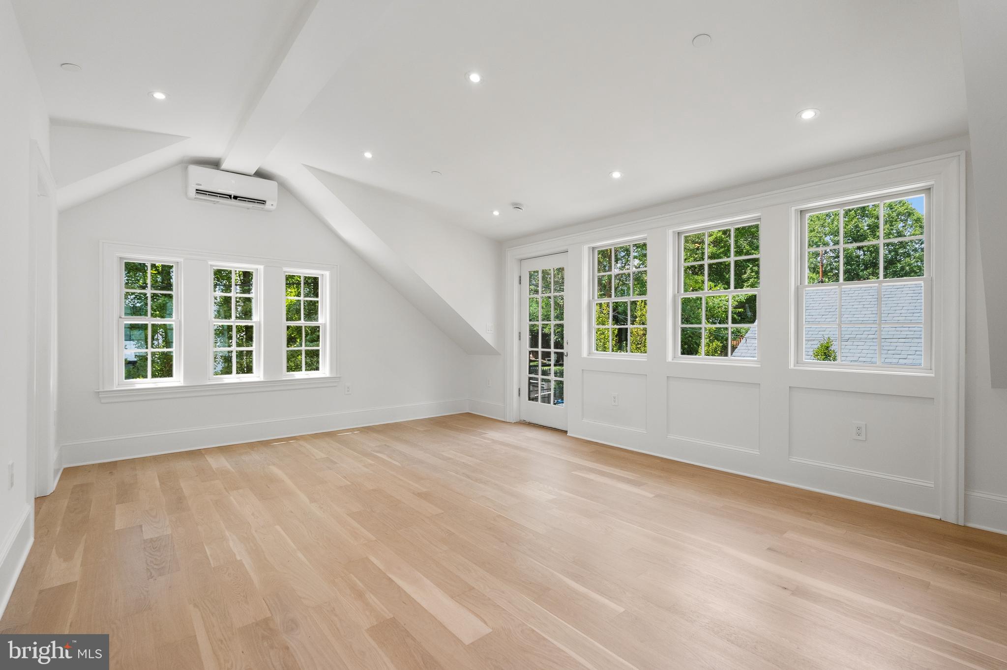 OBSERVATORY CIRCLE - Residential