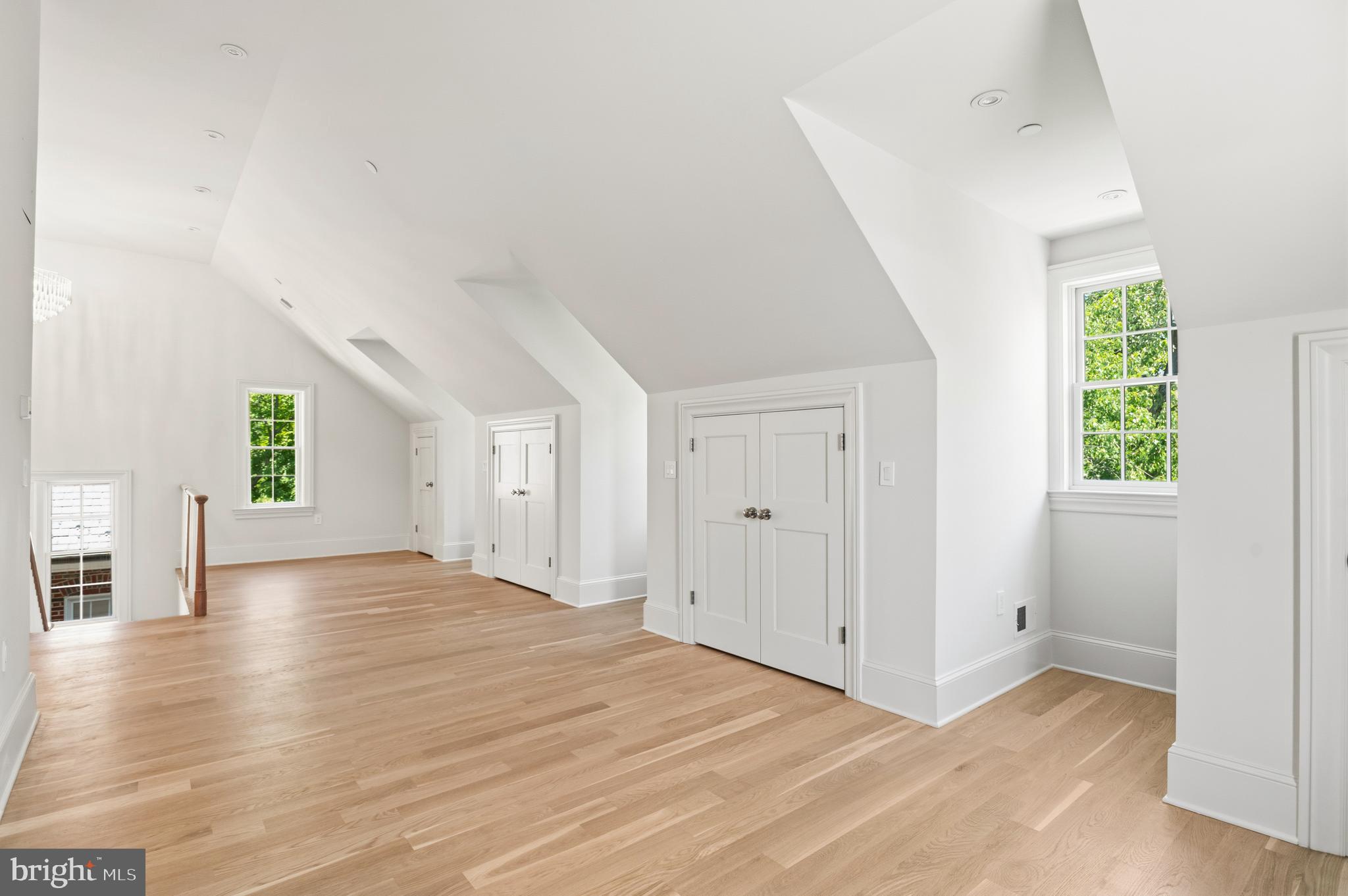 OBSERVATORY CIRCLE - Residential