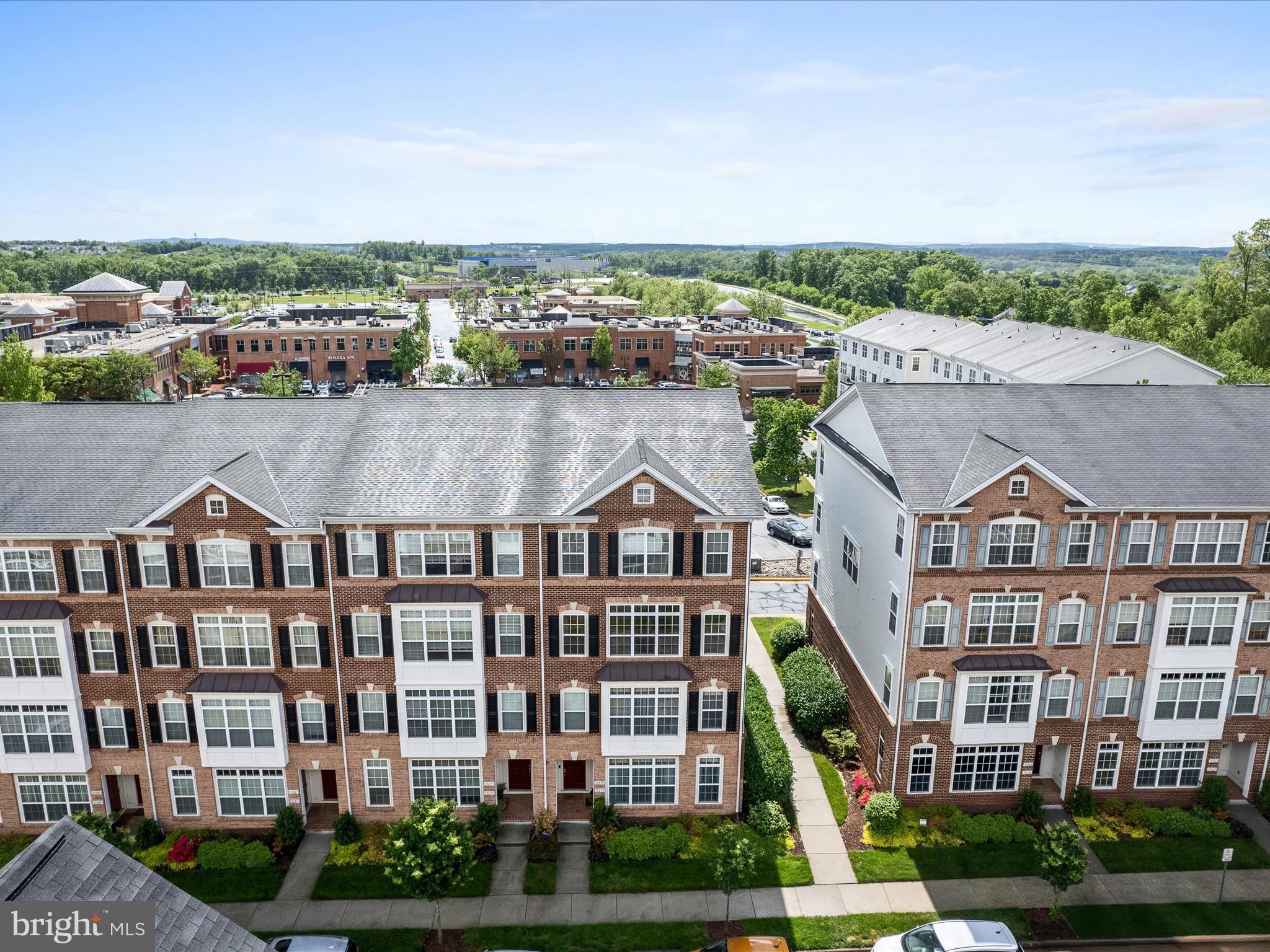 LANSDOWNE TOWN CENTER CONDOS - Residential