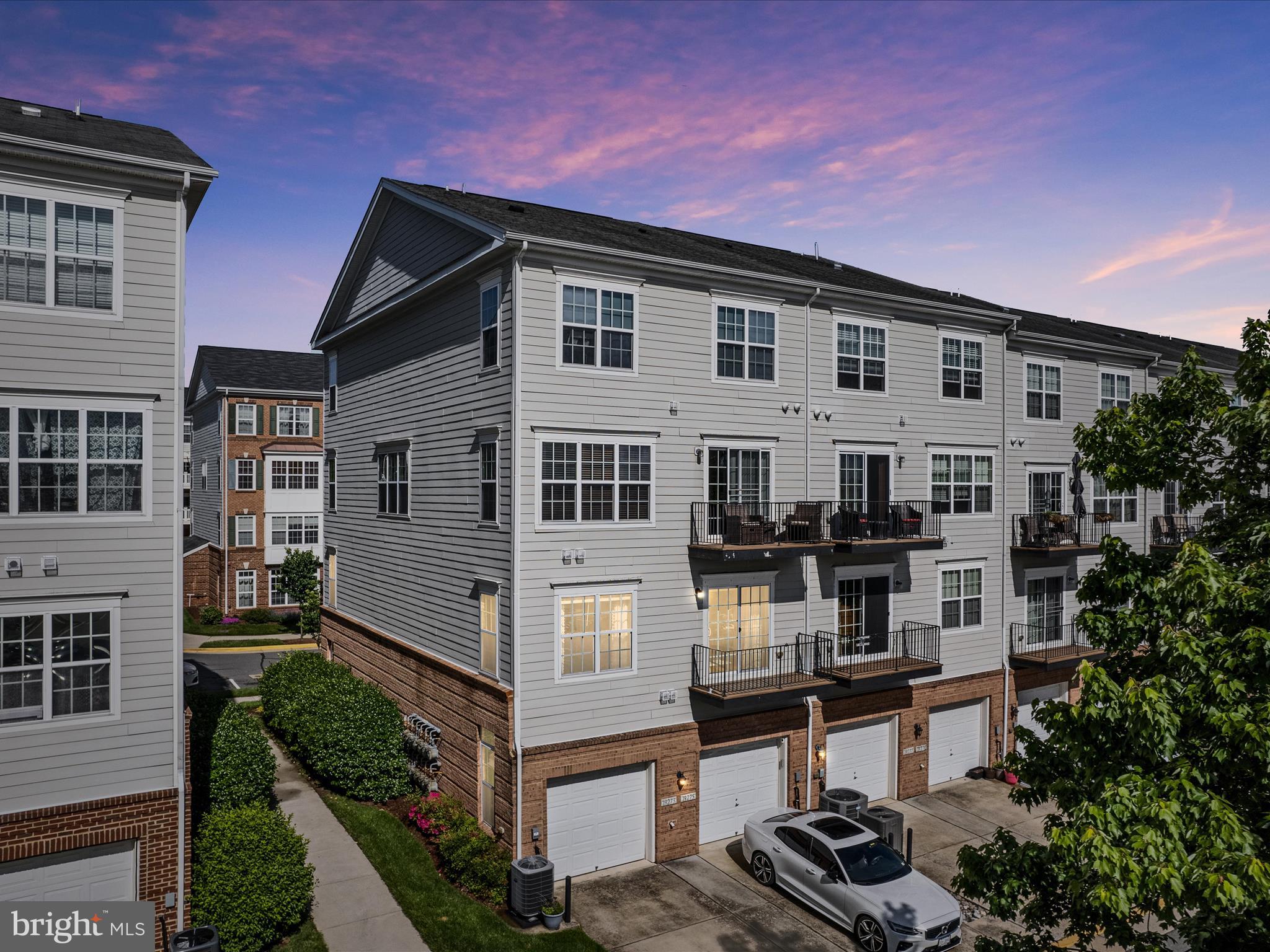 LANSDOWNE TOWN CENTER CONDOS - Residential
