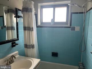 ARLINGTON RIDGE - Residential Lease