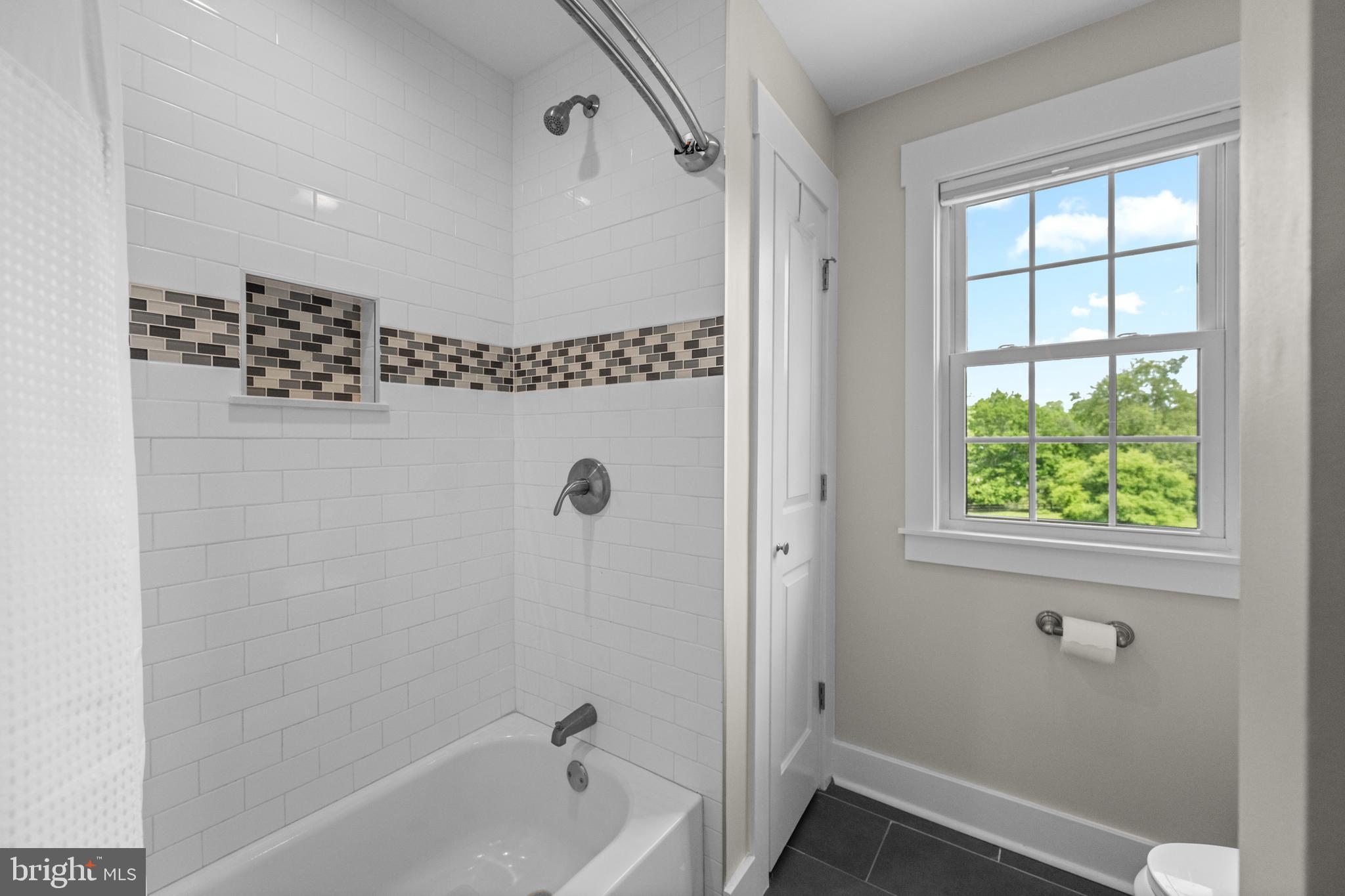RADNOR HUNT - Residential
