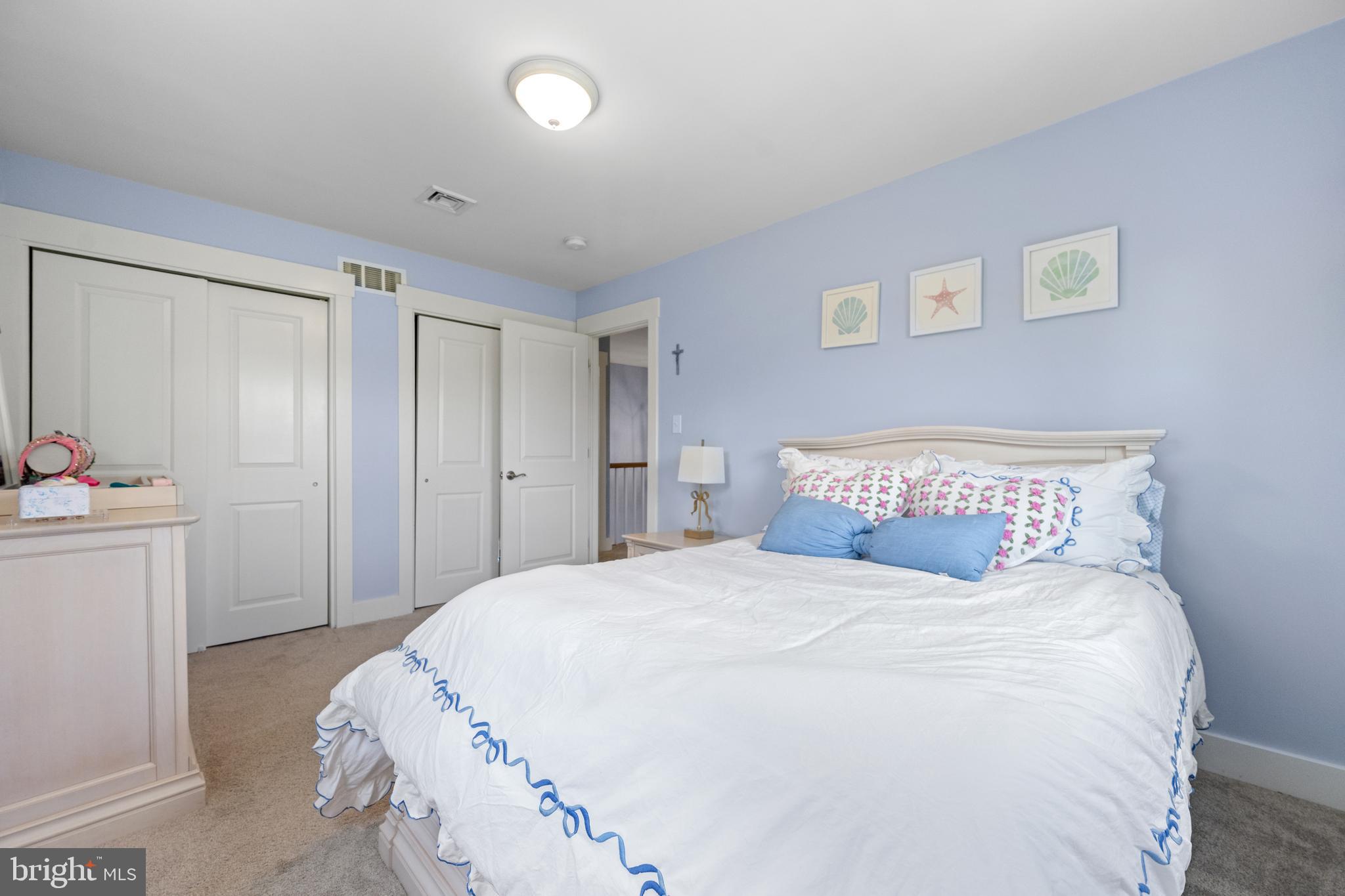 RADNOR HUNT - Residential