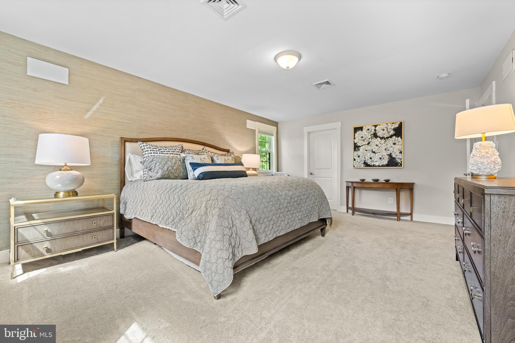 RADNOR HUNT - Residential
