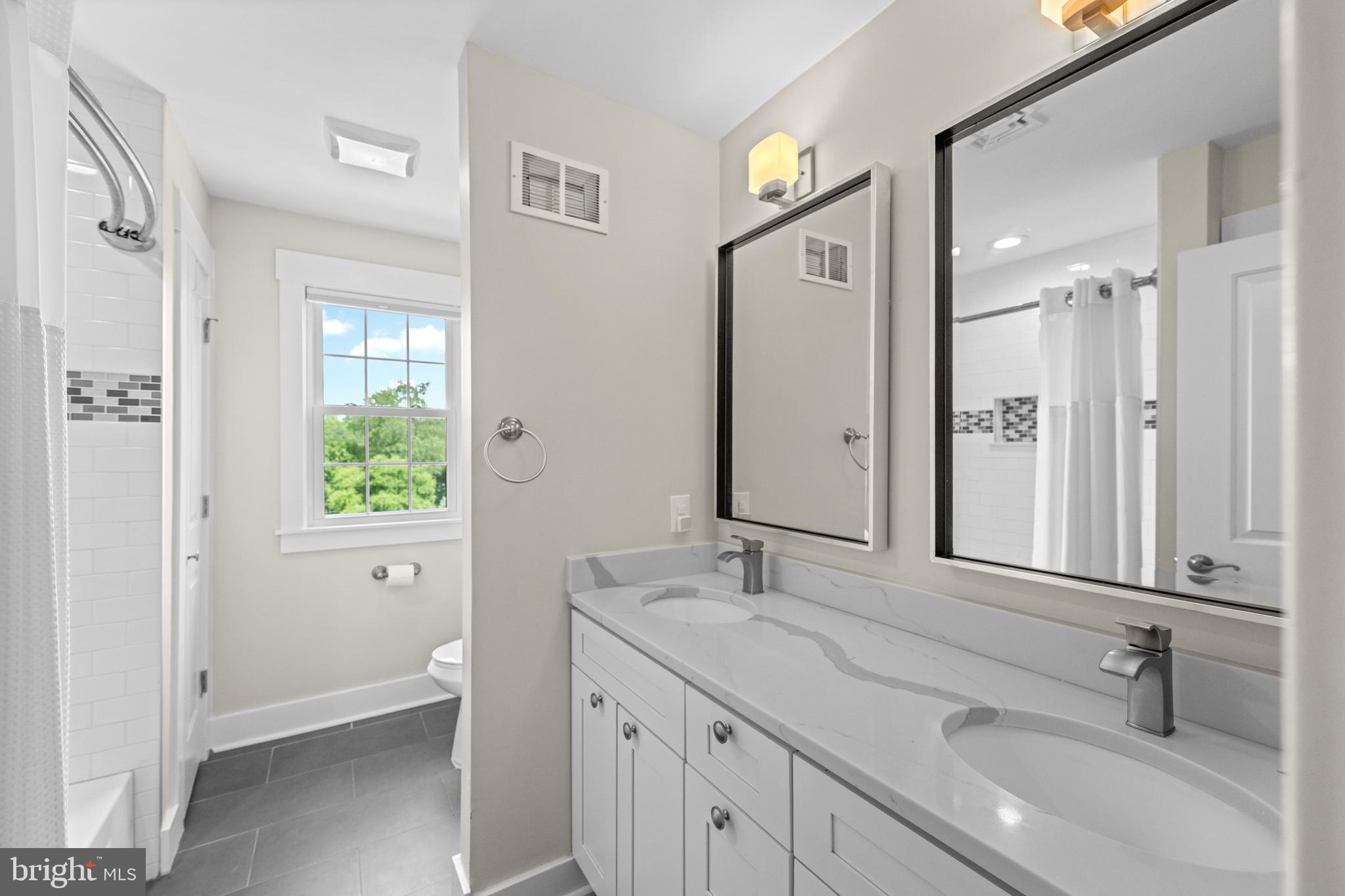 RADNOR HUNT - Residential