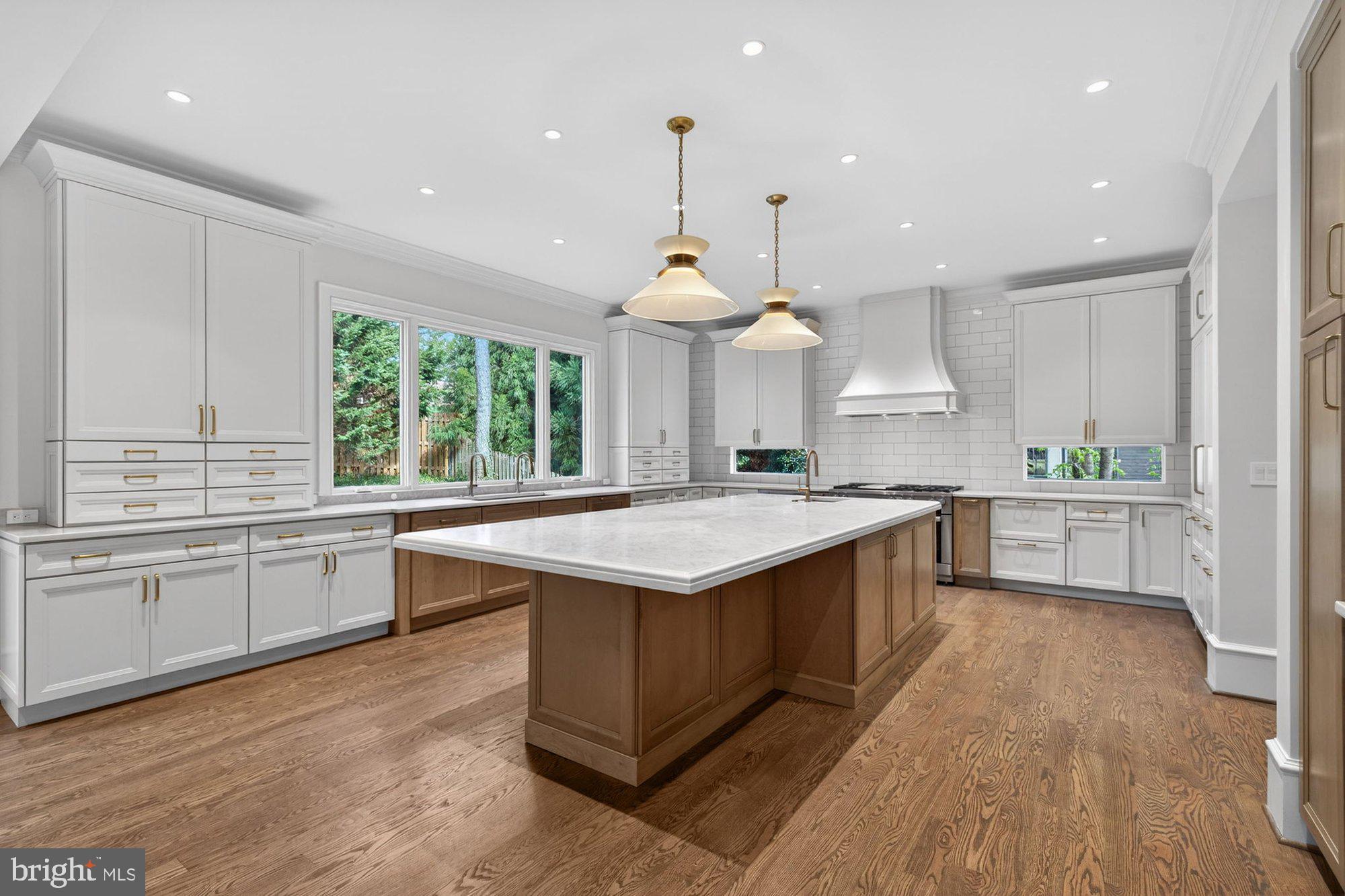 BROYHILL FOREST - Residential