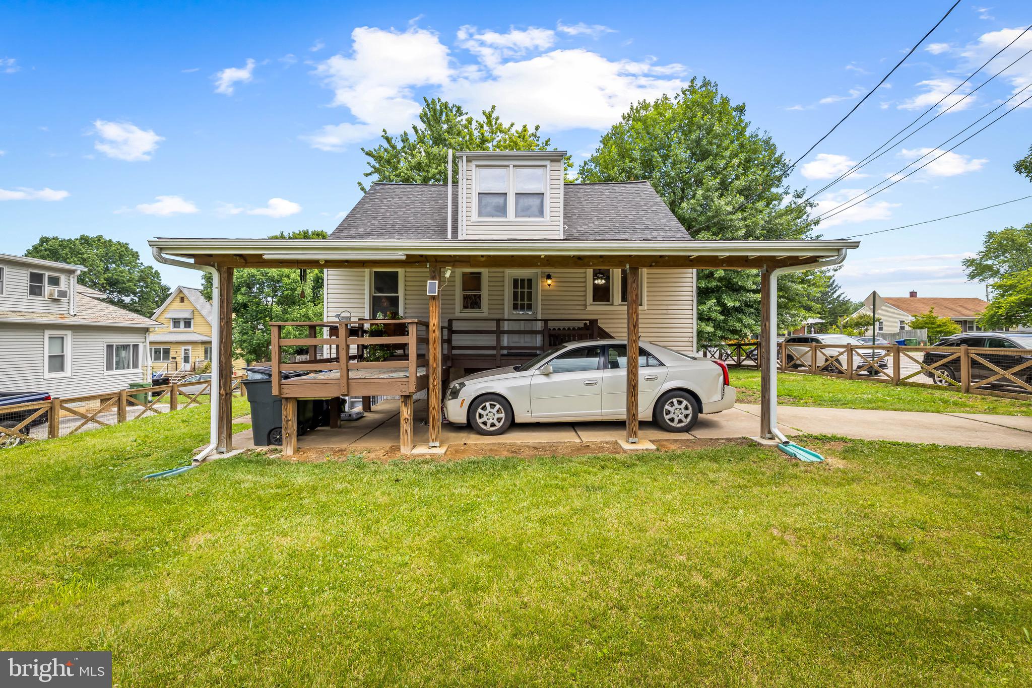 MEDFIELD - Residential