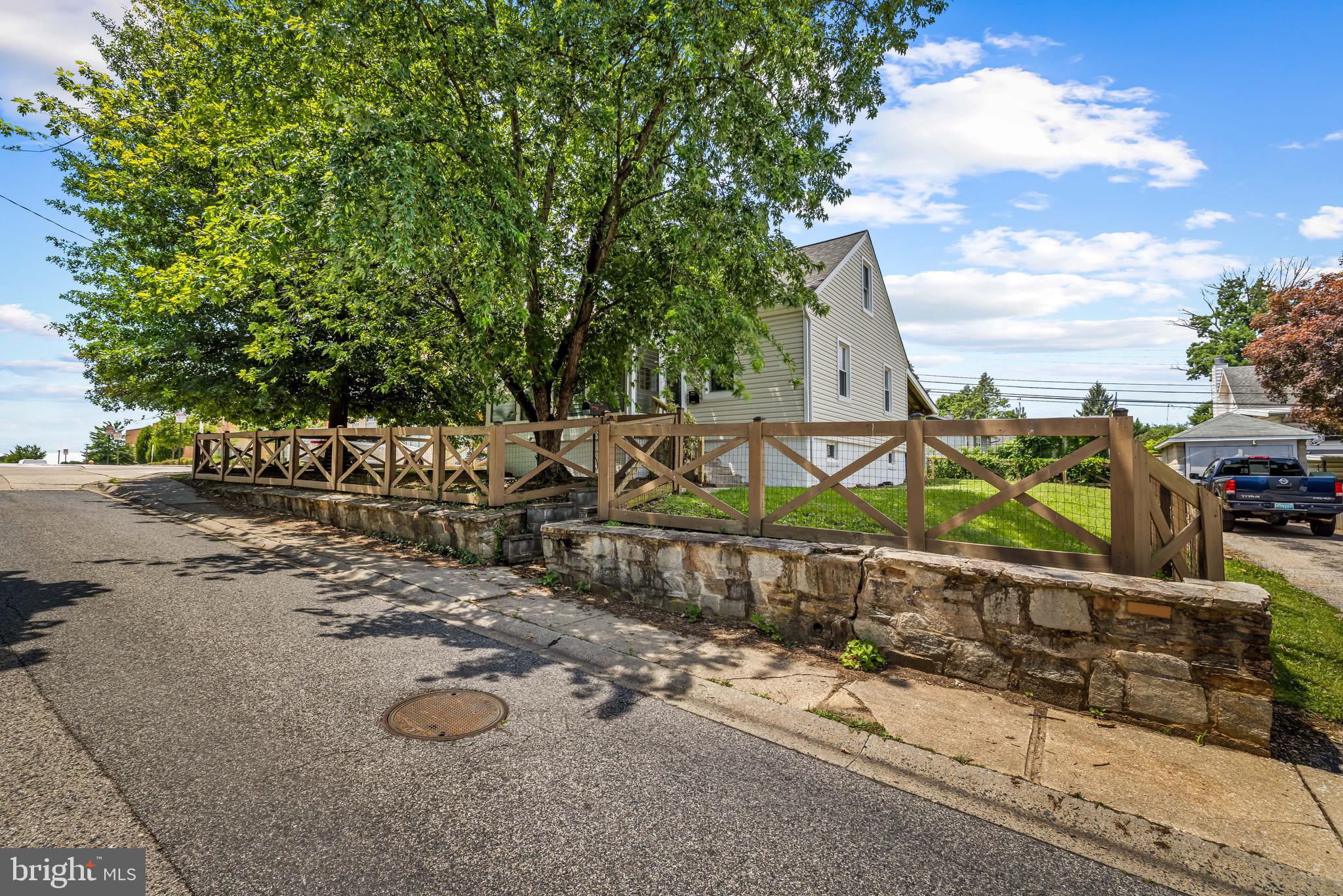 MEDFIELD - Residential