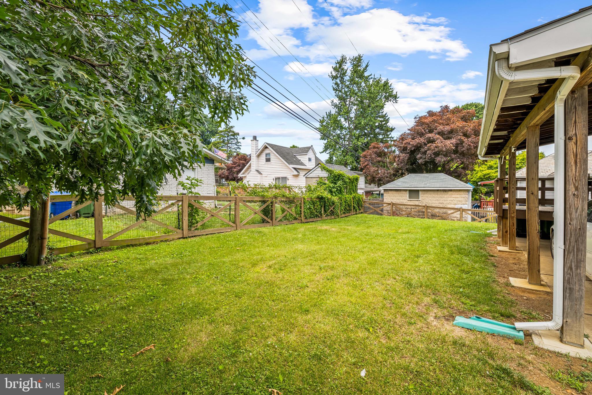 MEDFIELD - Residential