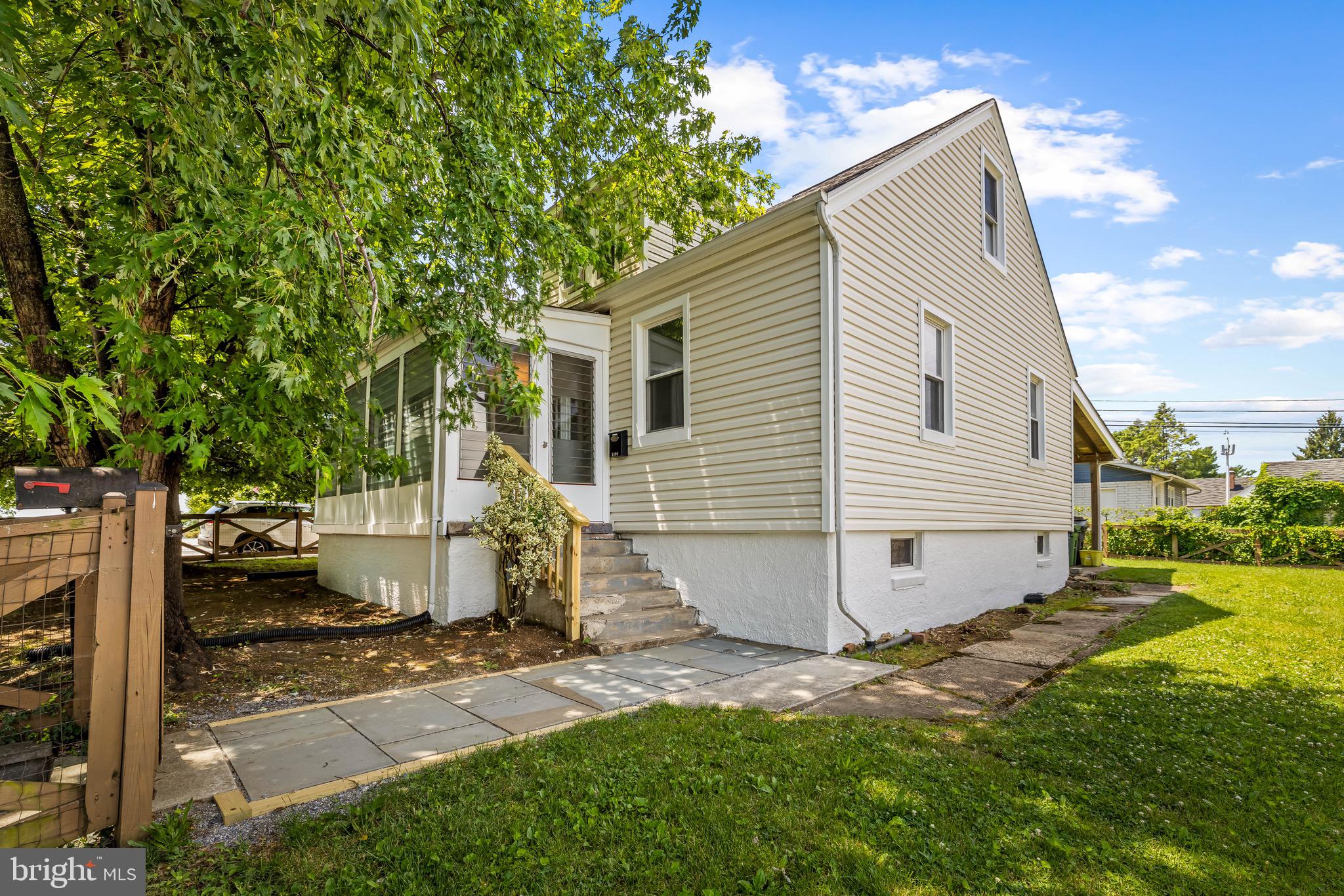 MEDFIELD - Residential