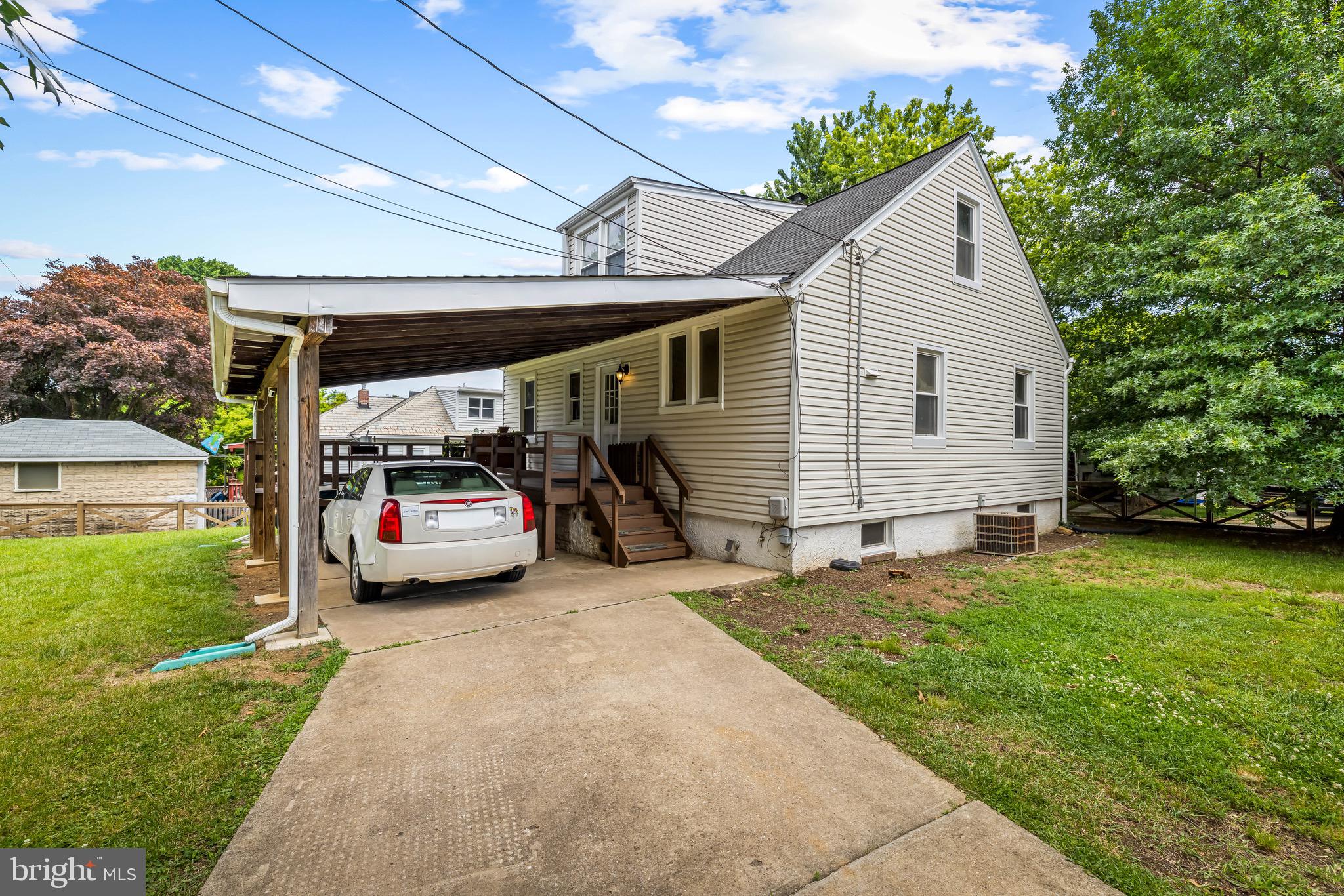 MEDFIELD - Residential