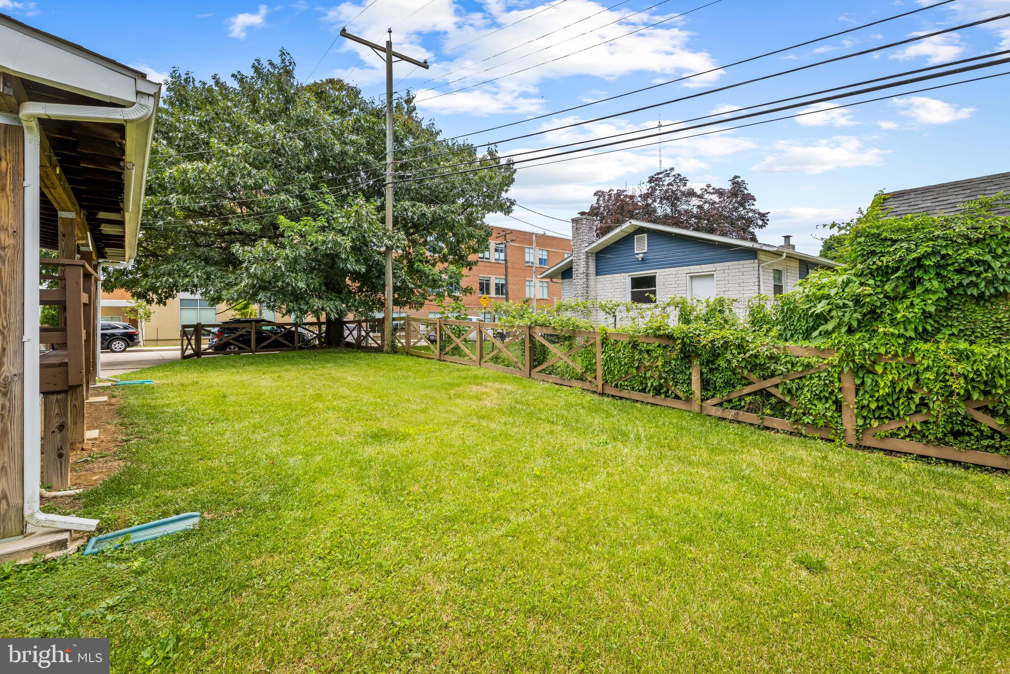 MEDFIELD - Residential