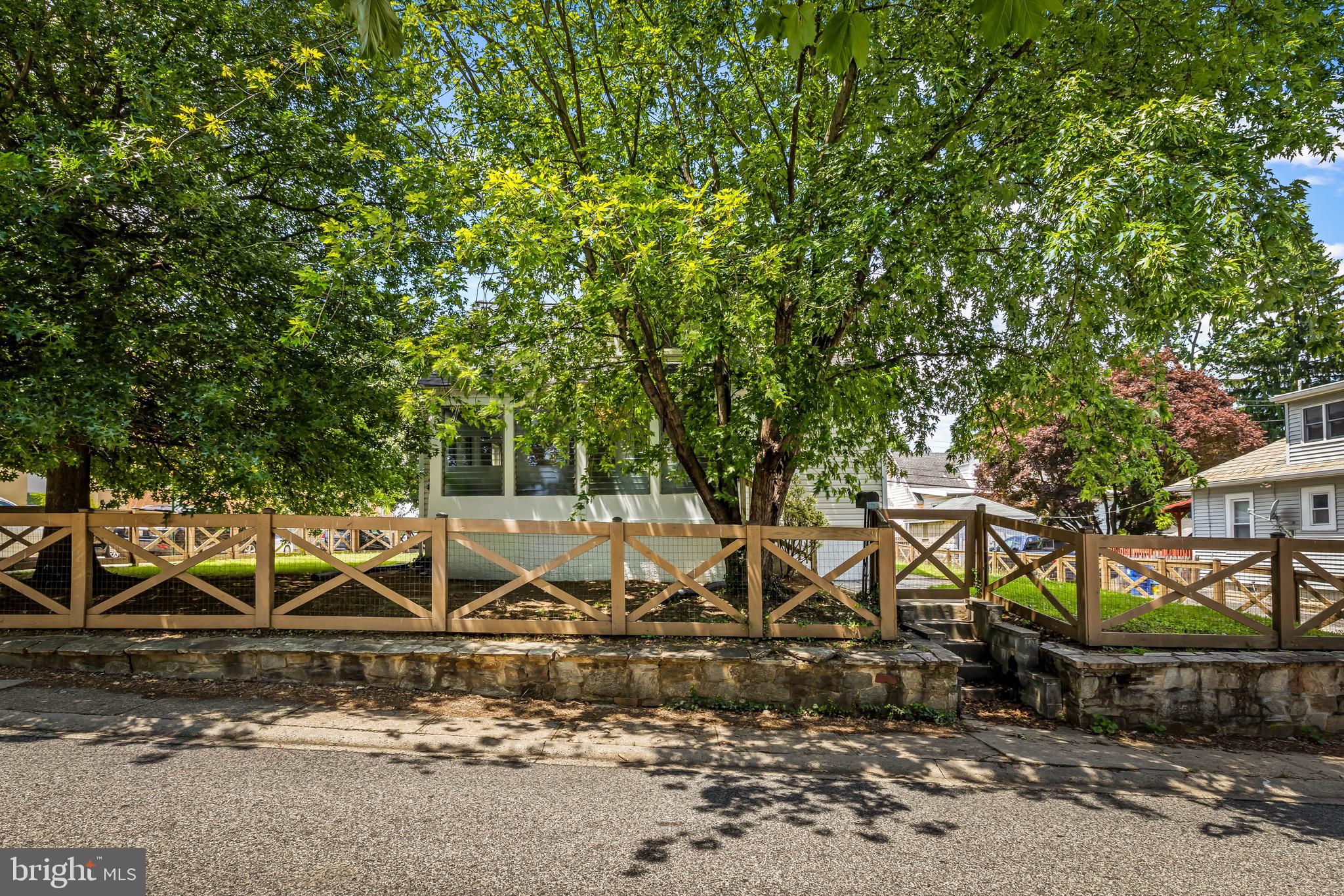 MEDFIELD - Residential