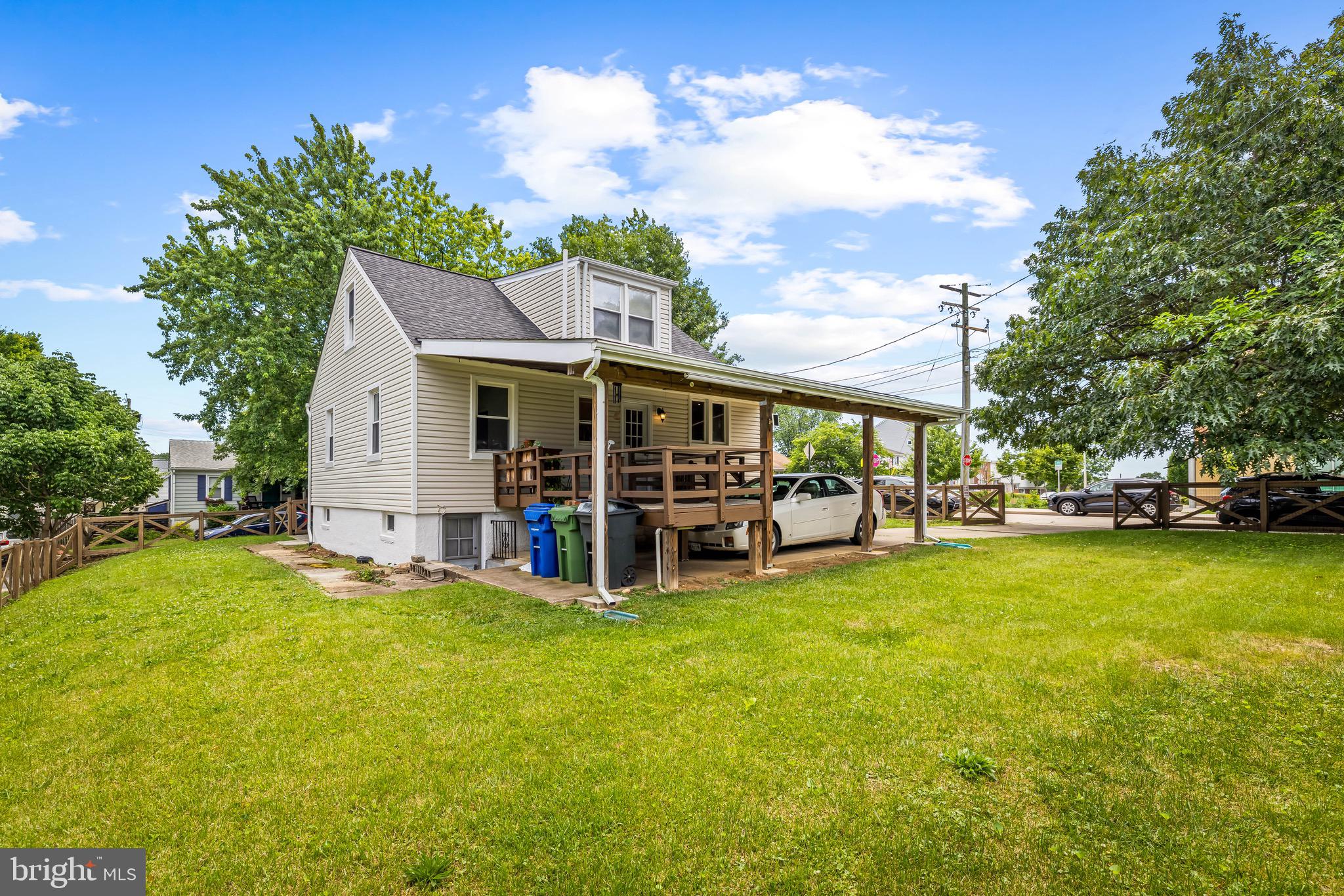 MEDFIELD - Residential