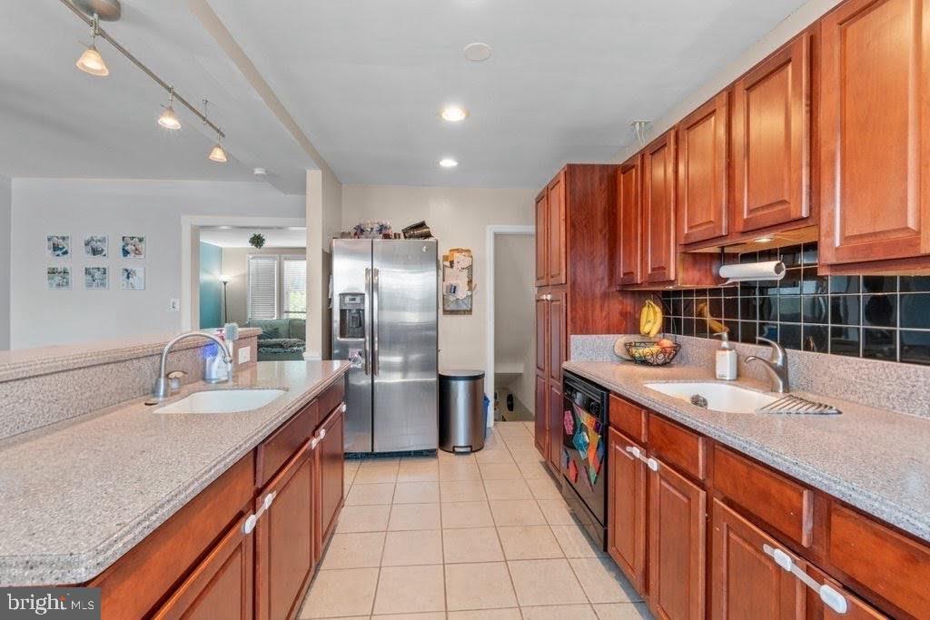 ACADEMY HEIGHTS - Residential