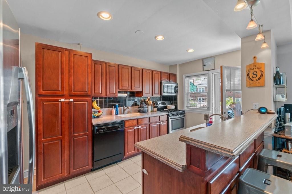 ACADEMY HEIGHTS - Residential