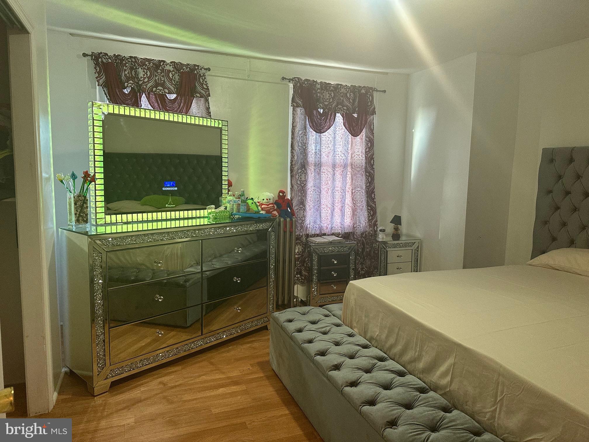 MAYFAIR (WEST) - Residential