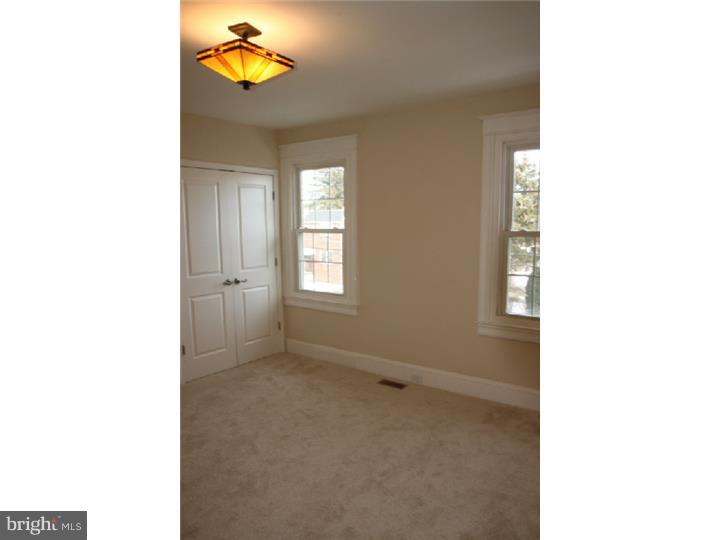 FOX CHASE - Residential