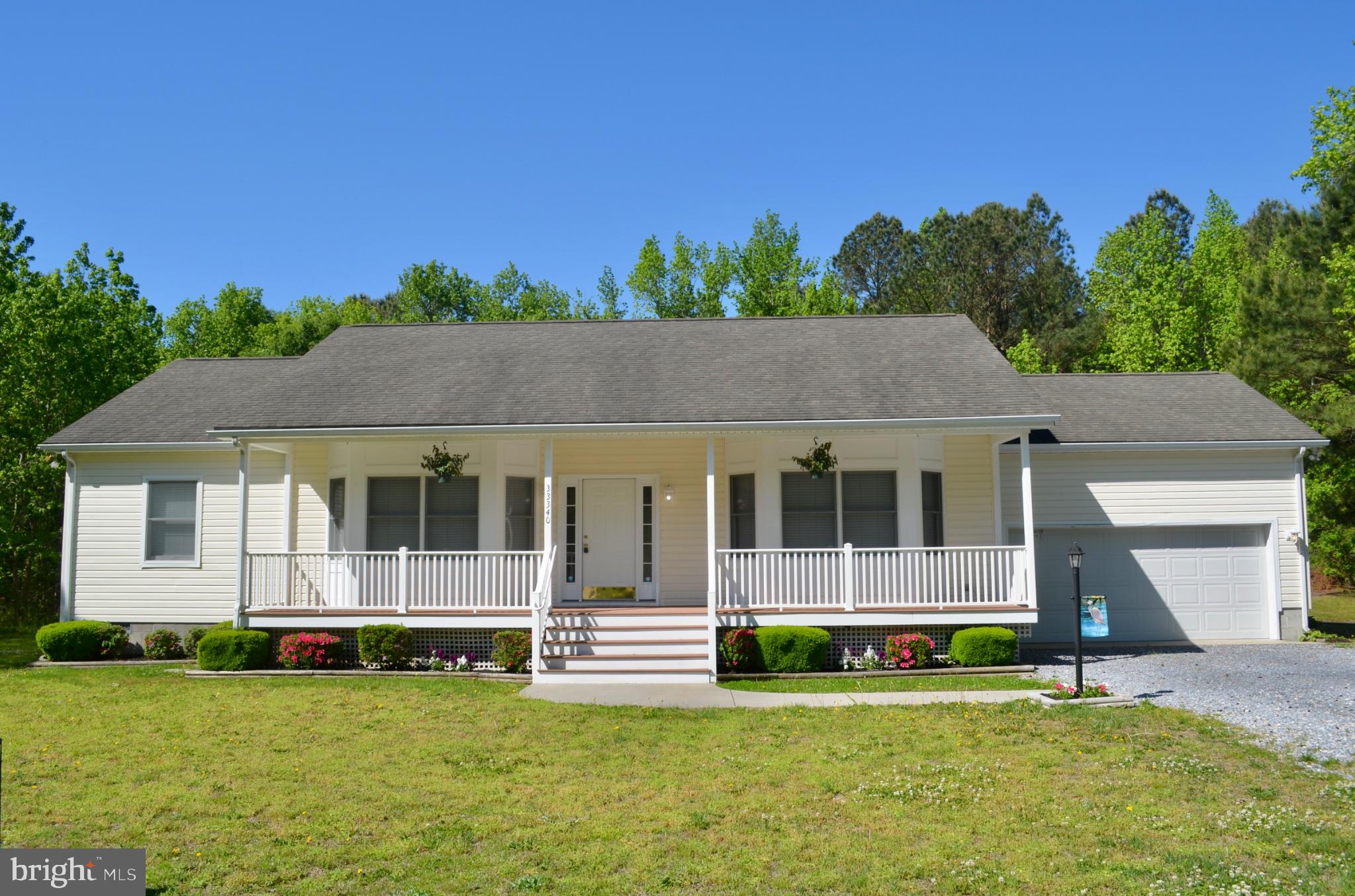 Very Nice 3 bedroom 2 bath home in very good condition. NO HOA. High ceilings, stainless appliances, water conditioner, attached garage. Private setting with tress on three sides, but lot is cleared. Move in ready. A must see for a home in this price range and not too far from shopping and the beaches.