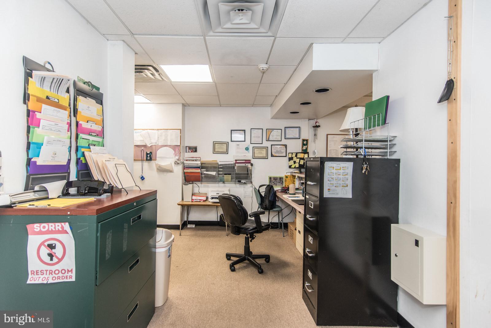 OXFORD CIRCLE - Commercial Sale