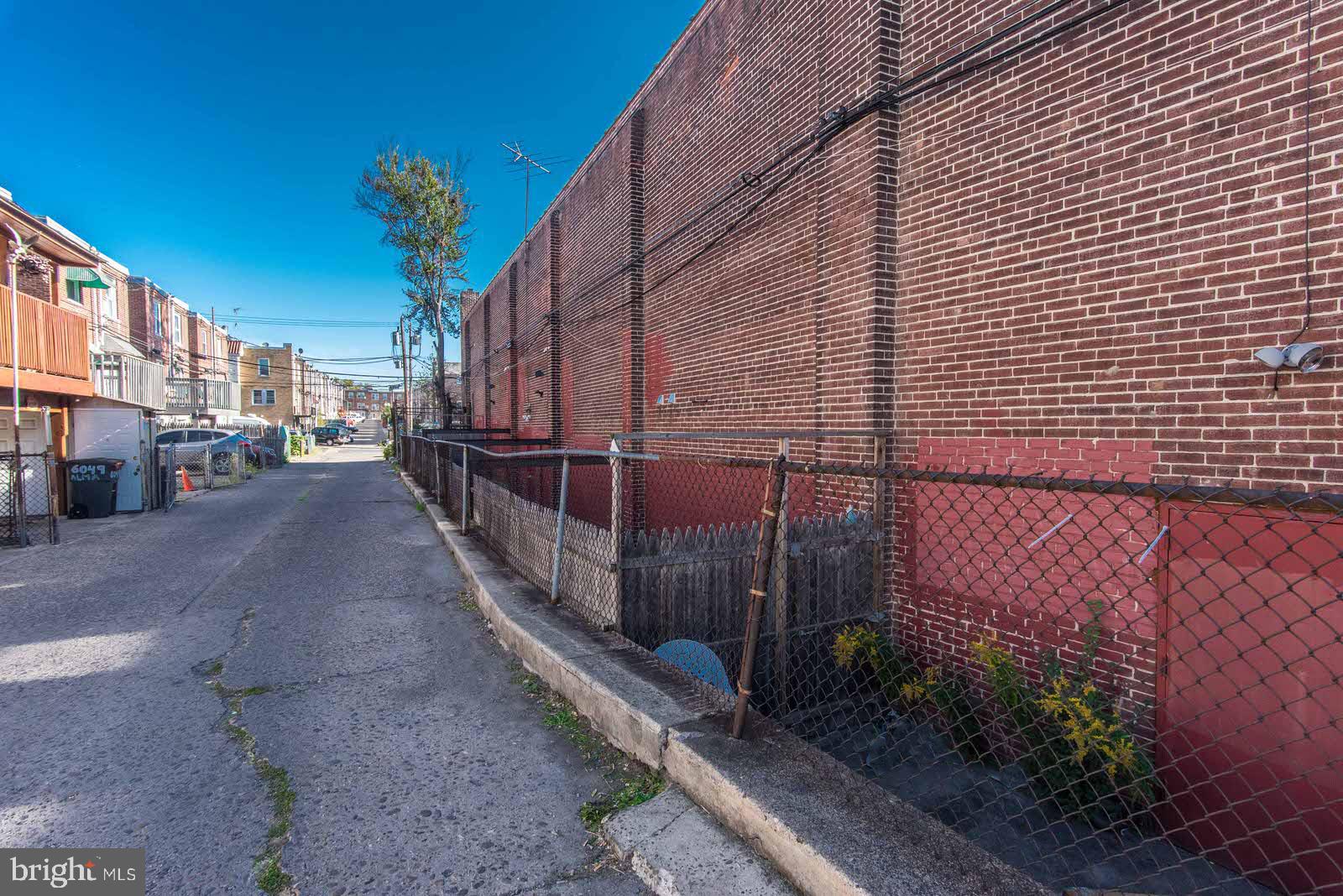 OXFORD CIRCLE - Commercial Sale