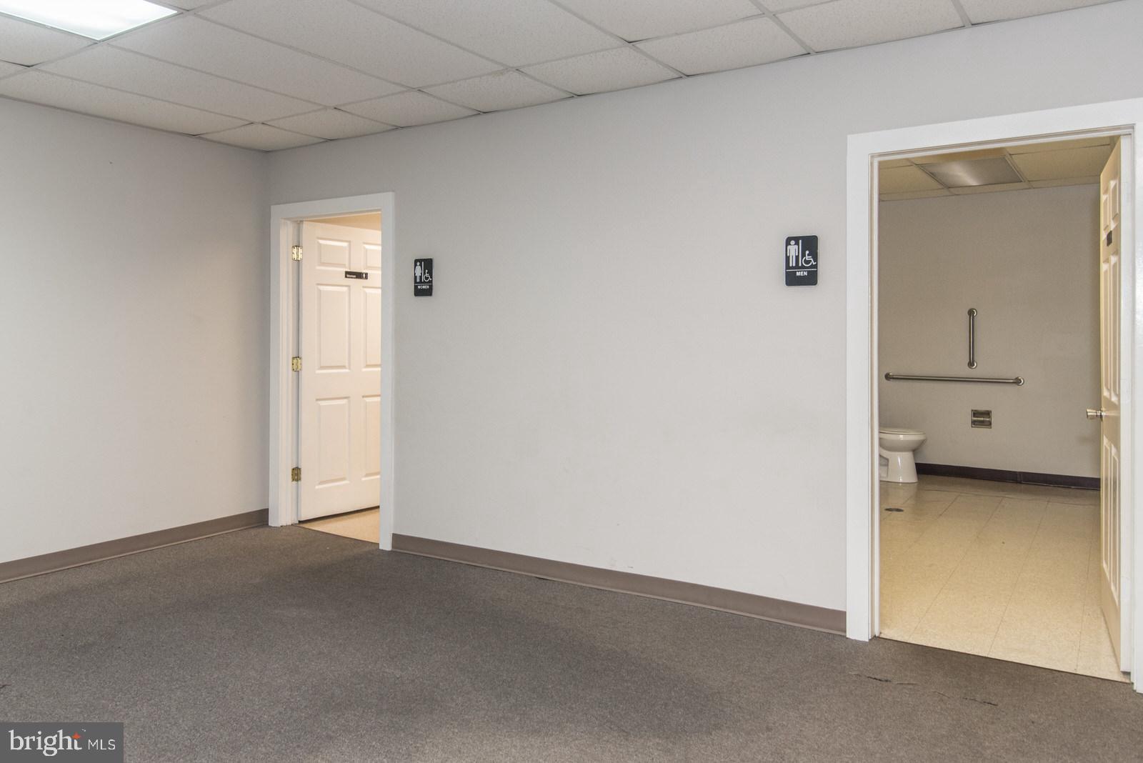 OXFORD CIRCLE - Commercial Sale
