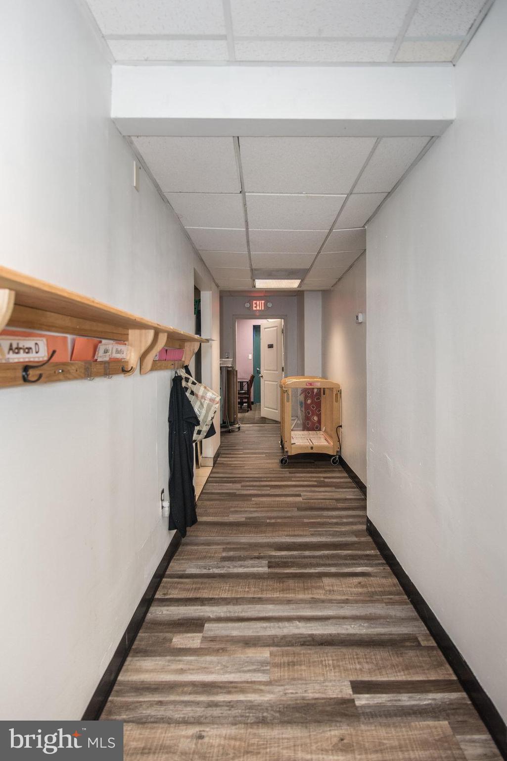 OXFORD CIRCLE - Commercial Sale