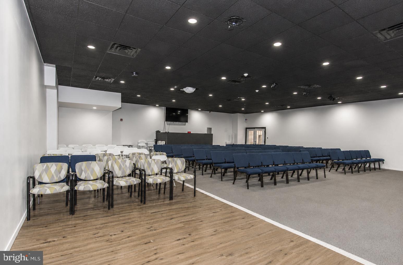 OXFORD CIRCLE - Commercial Sale