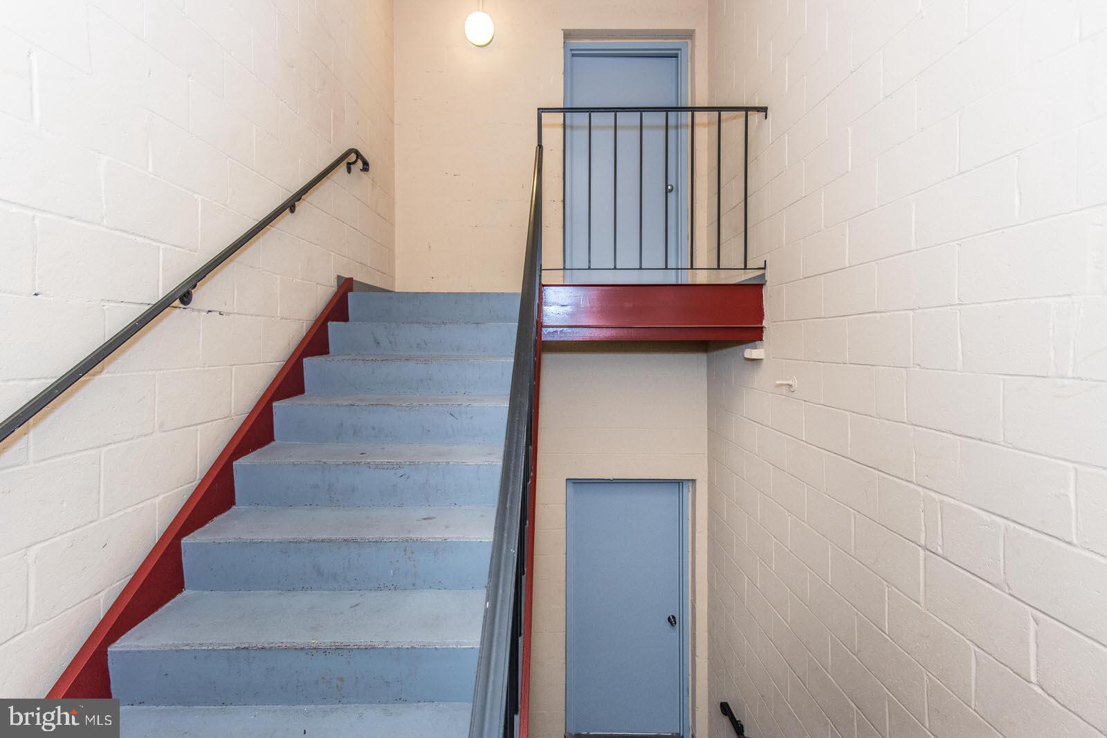 OXFORD CIRCLE - Commercial Sale