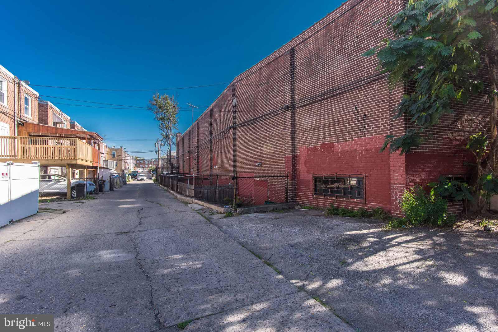 OXFORD CIRCLE - Commercial Sale