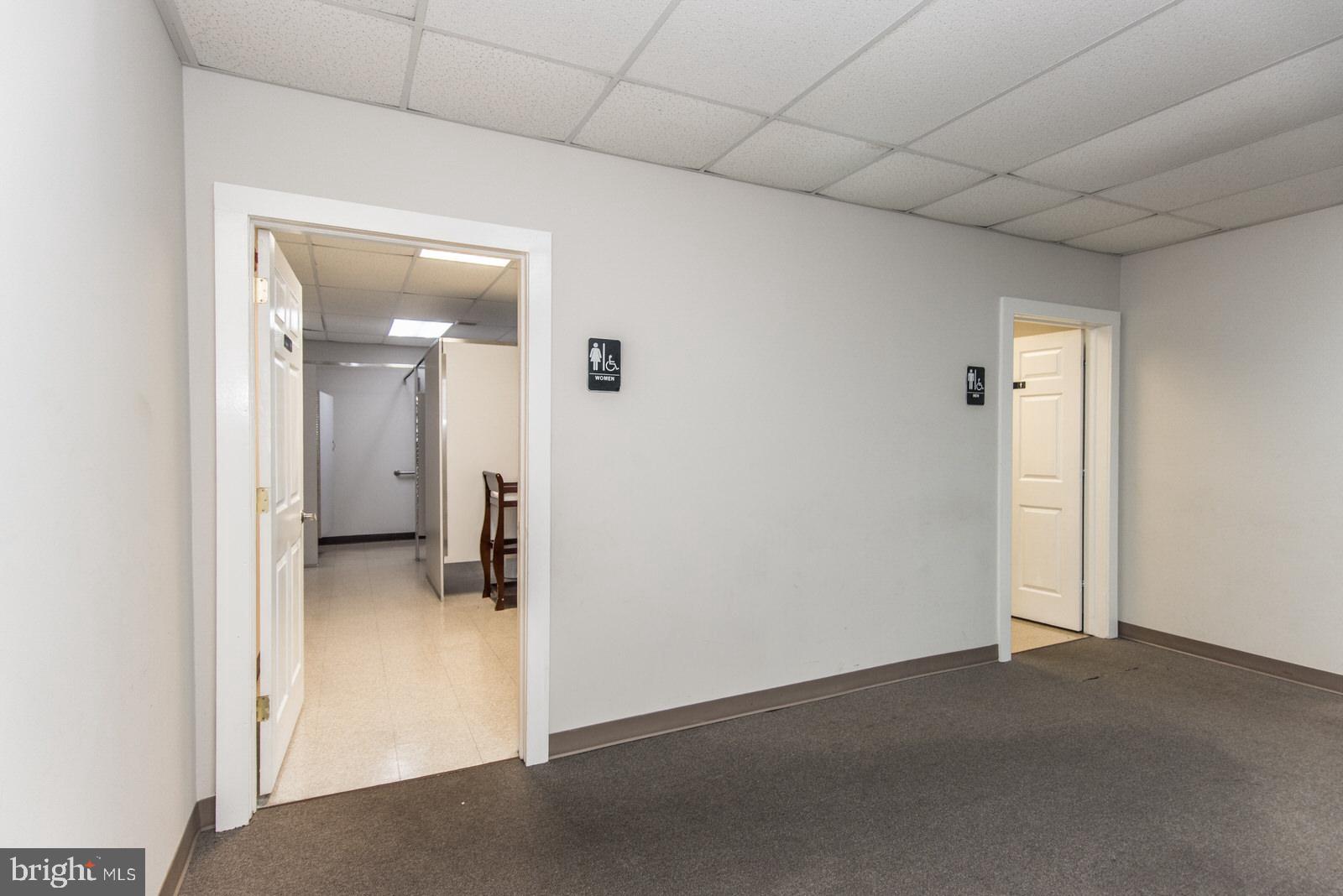 OXFORD CIRCLE - Commercial Sale