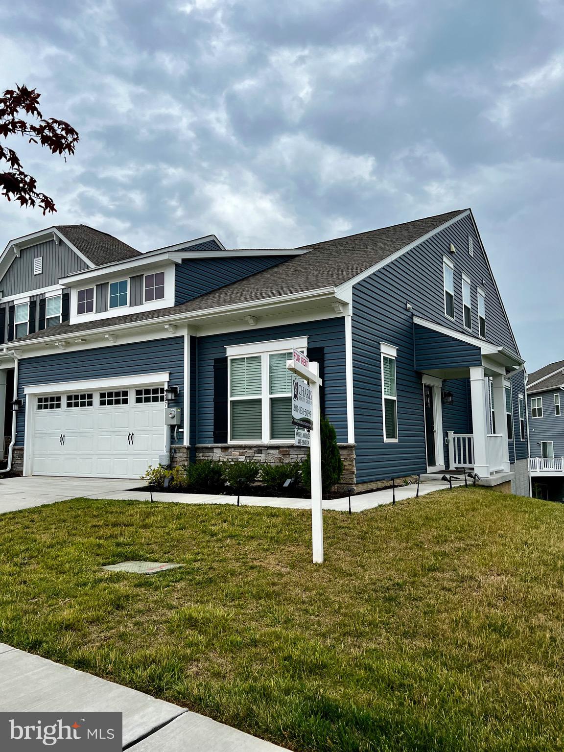 It's a beautiful almost new Villa.  Open concept, and a must see.  
Main floor entry, upgraded kitchen and bump outs the side and back of the villa.  No pets. No Smoking.  650+ credit score .