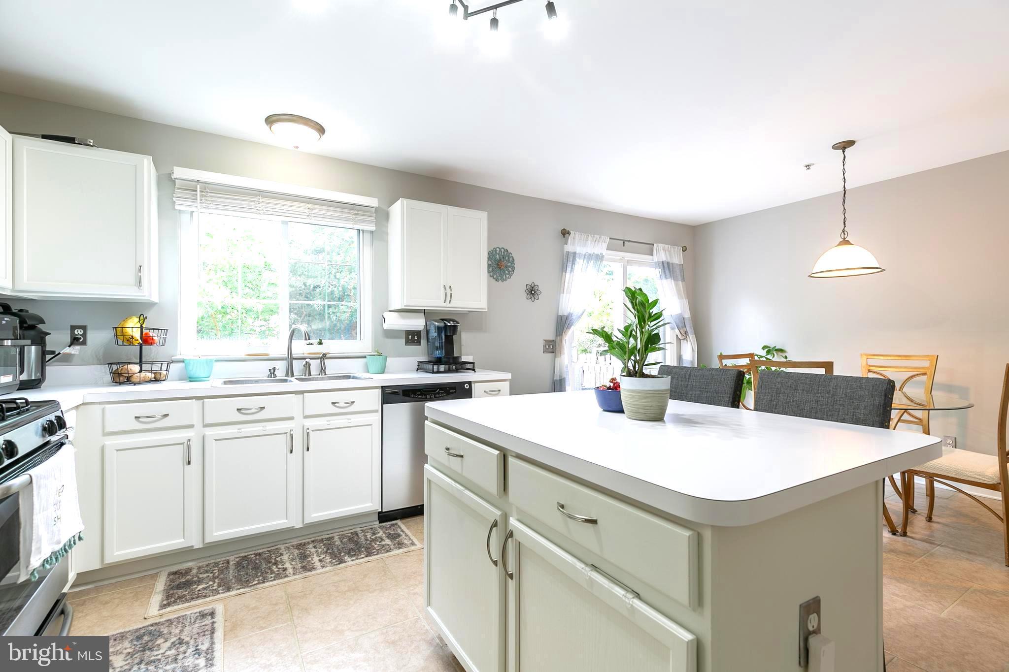 CLOVERLEAF COMMONS - Residential