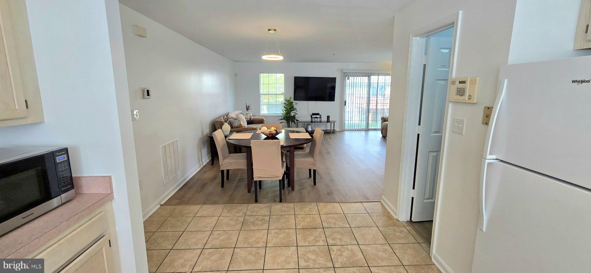 APPLEGATE CONDO - Residential