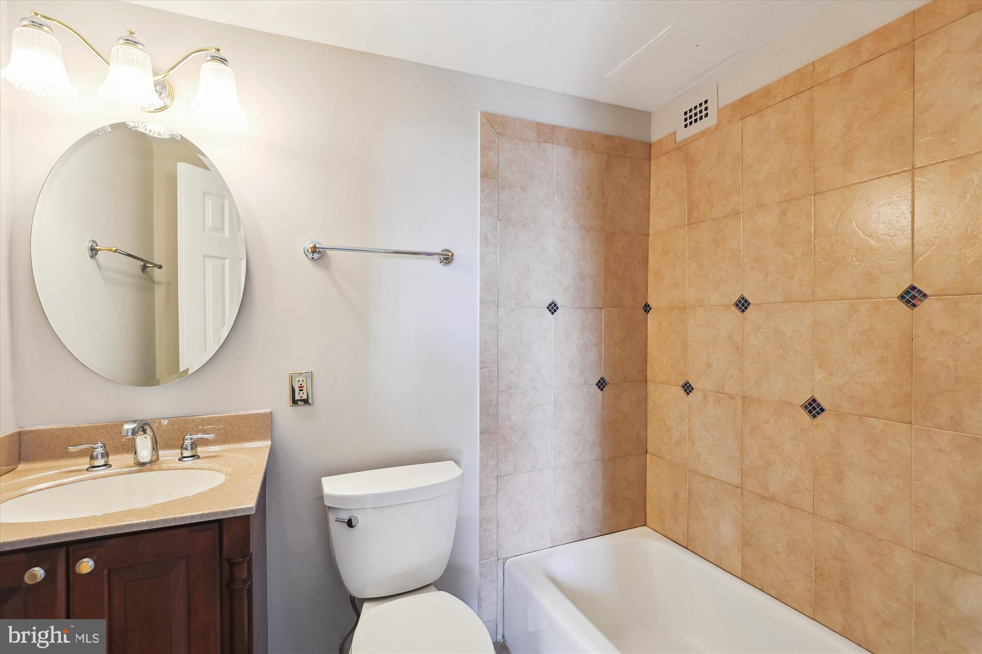 BARCROFT HILLS - Residential