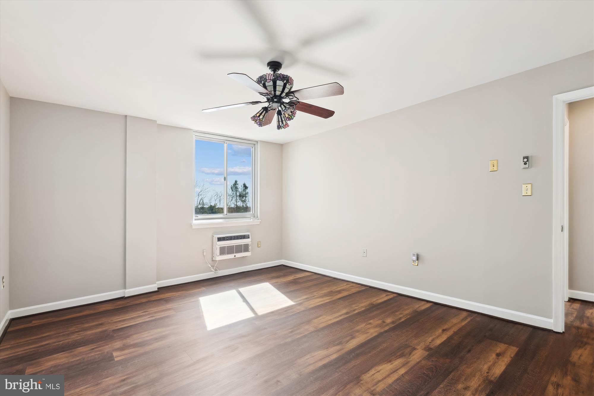 BARCROFT HILLS - Residential