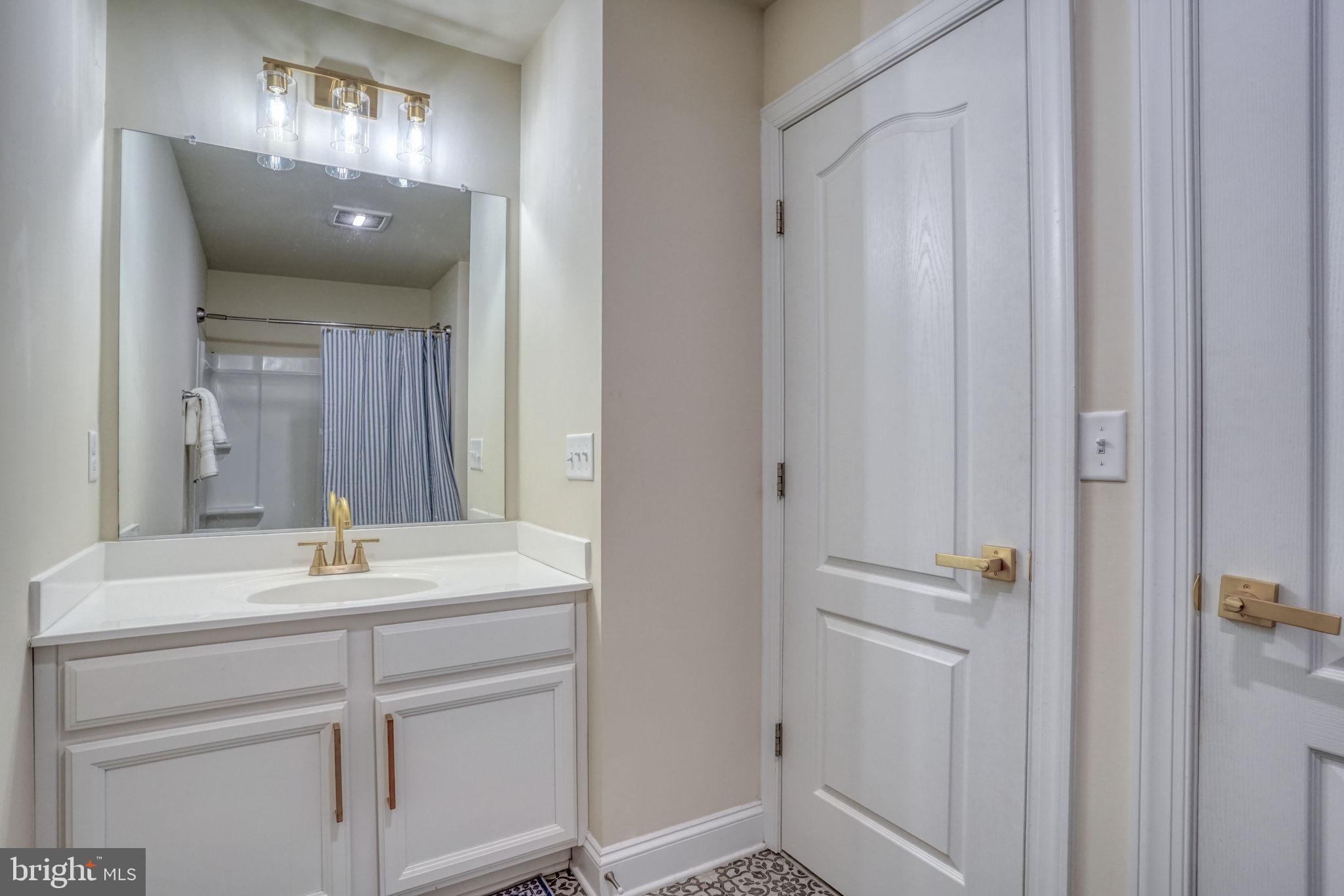 COURSEYS POINT - Residential