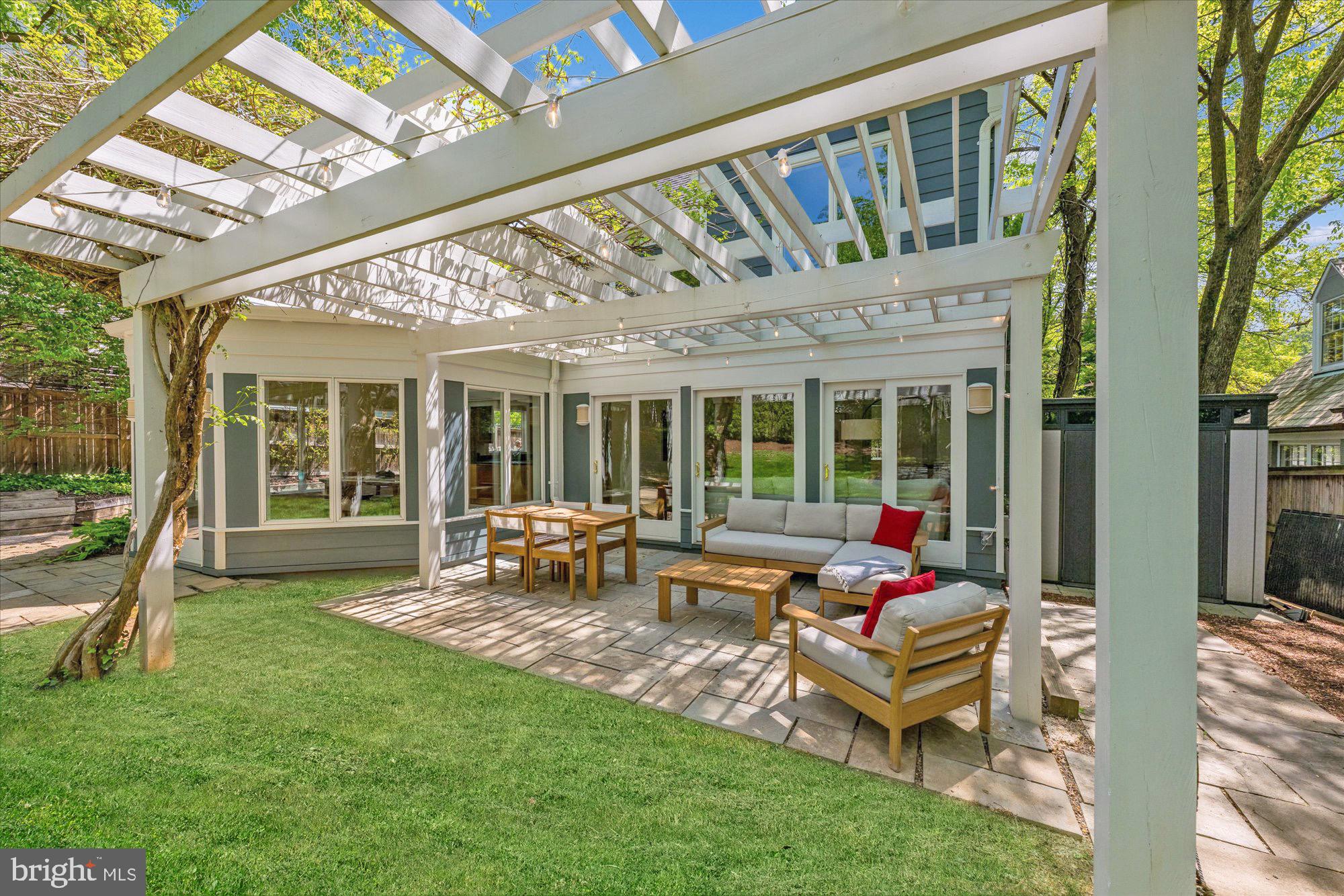 BRADLEY HILLS - Residential