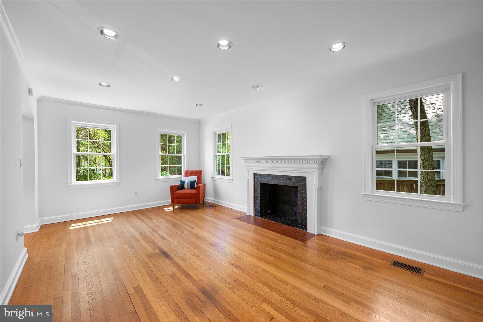 BRADLEY HILLS - Residential