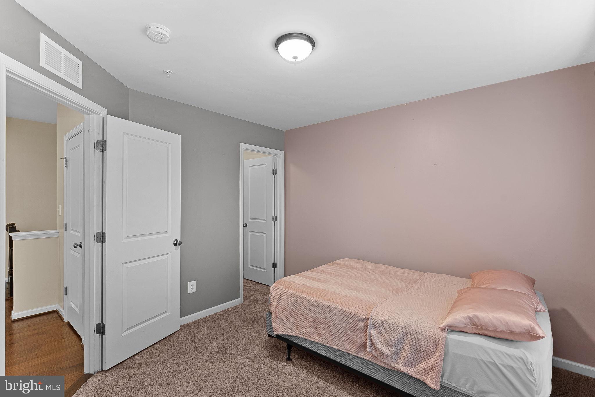 TALLYN RIDGE - Residential