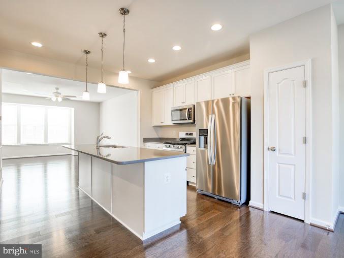 FREEDOM MANOR - Residential Lease
