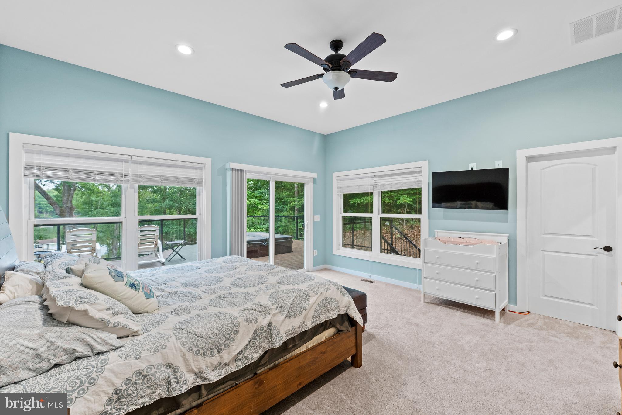FRESHWATER ESTATES - Residential