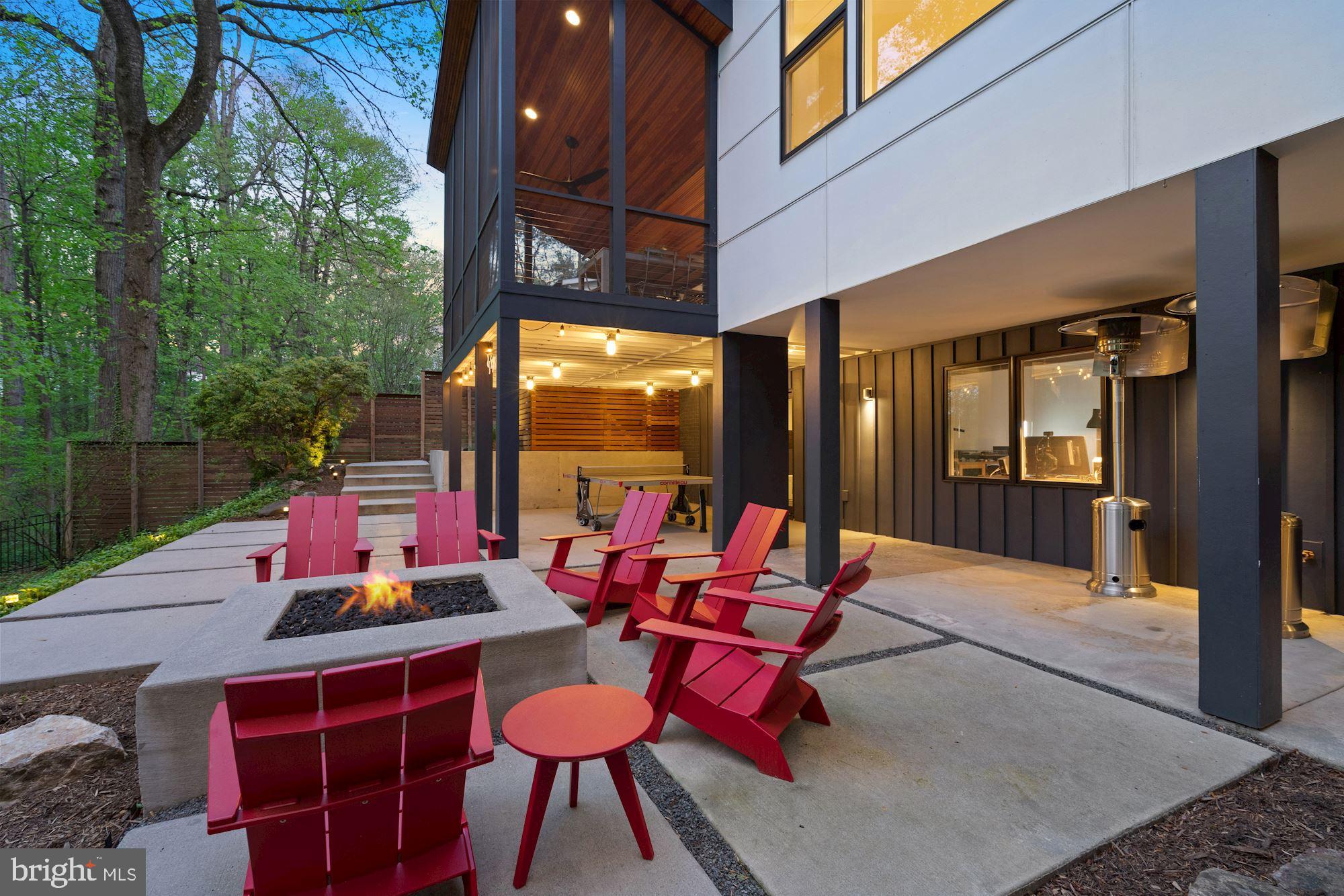 WILLIAMSBURG VILLAGE - Residential