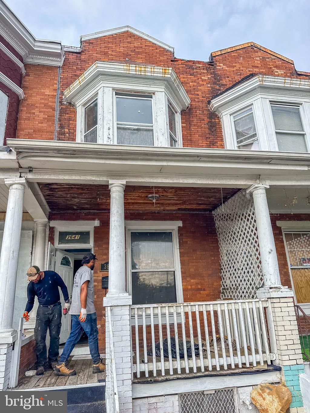 RENOVATION OPPORTUNITY! Great opportunity to renovate and resell or renovate and add to your rental portfolio. 3 bedrooms and 1 full bath with an unfinished basement.  Sold As-Is! Buyer responsible for clearing any vacant property notice after settlement if one exists.