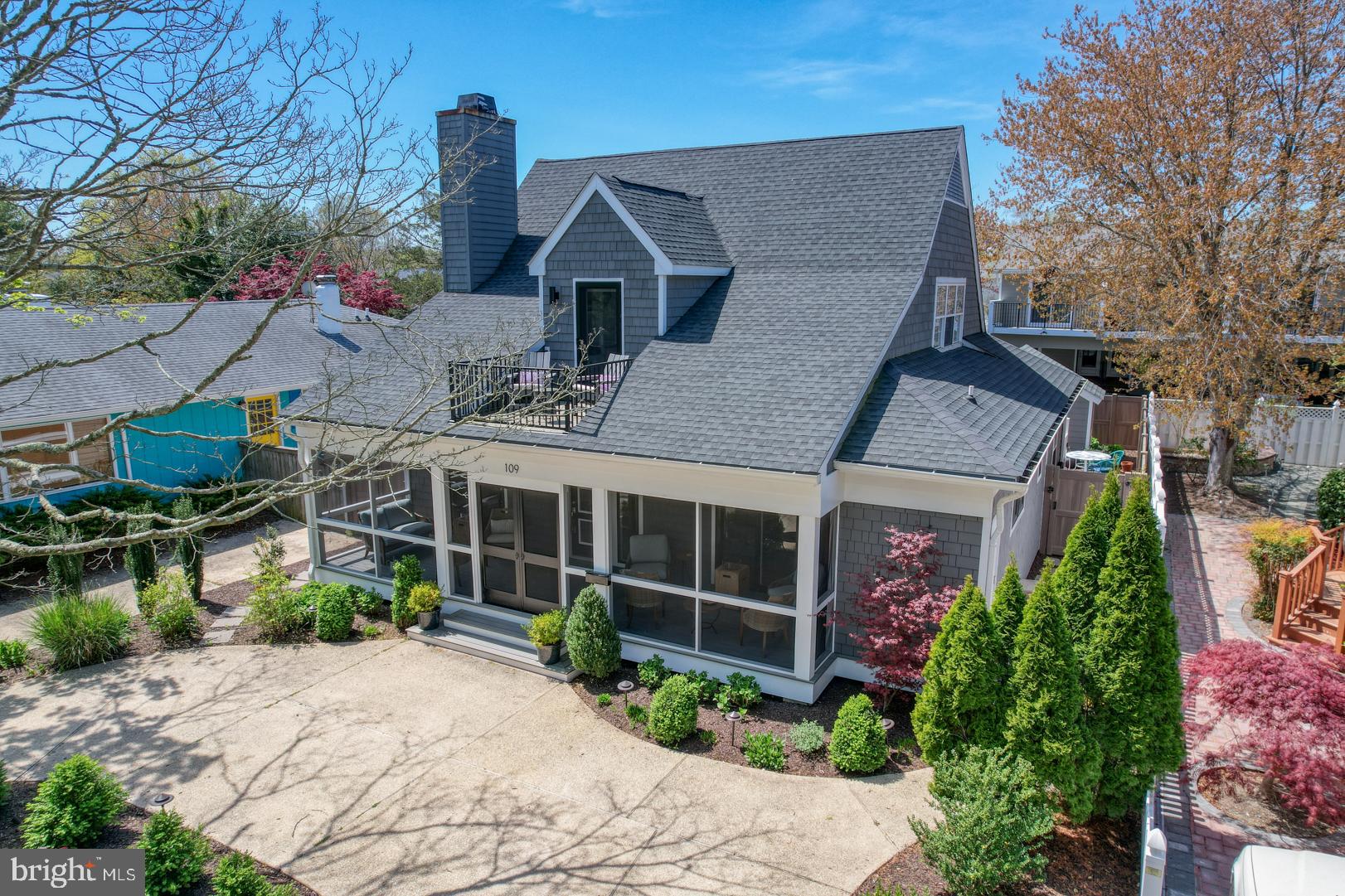COUNTRY CLUB ESTATES - Residential