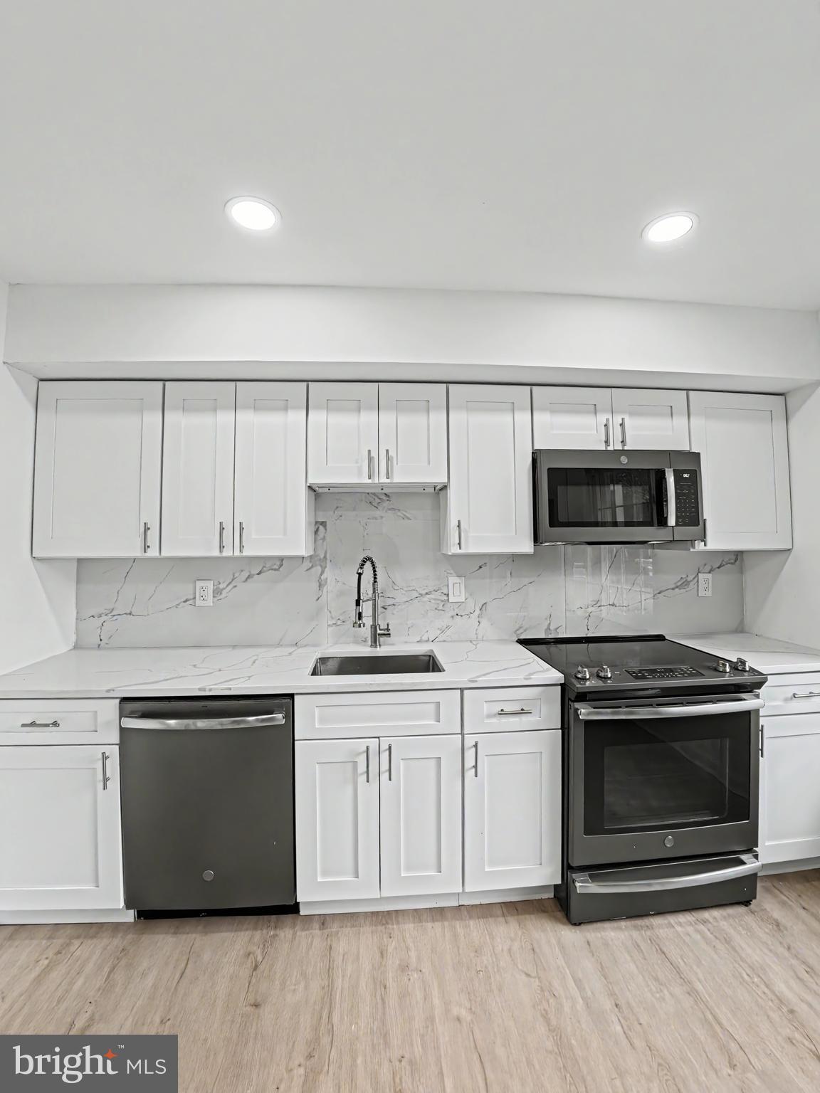 REGENT SQUARE - Residential