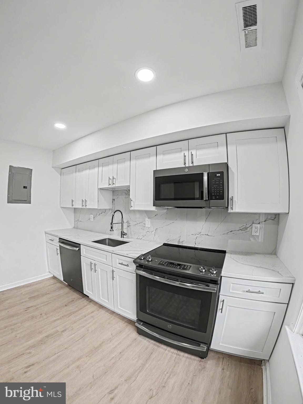 REGENT SQUARE - Residential