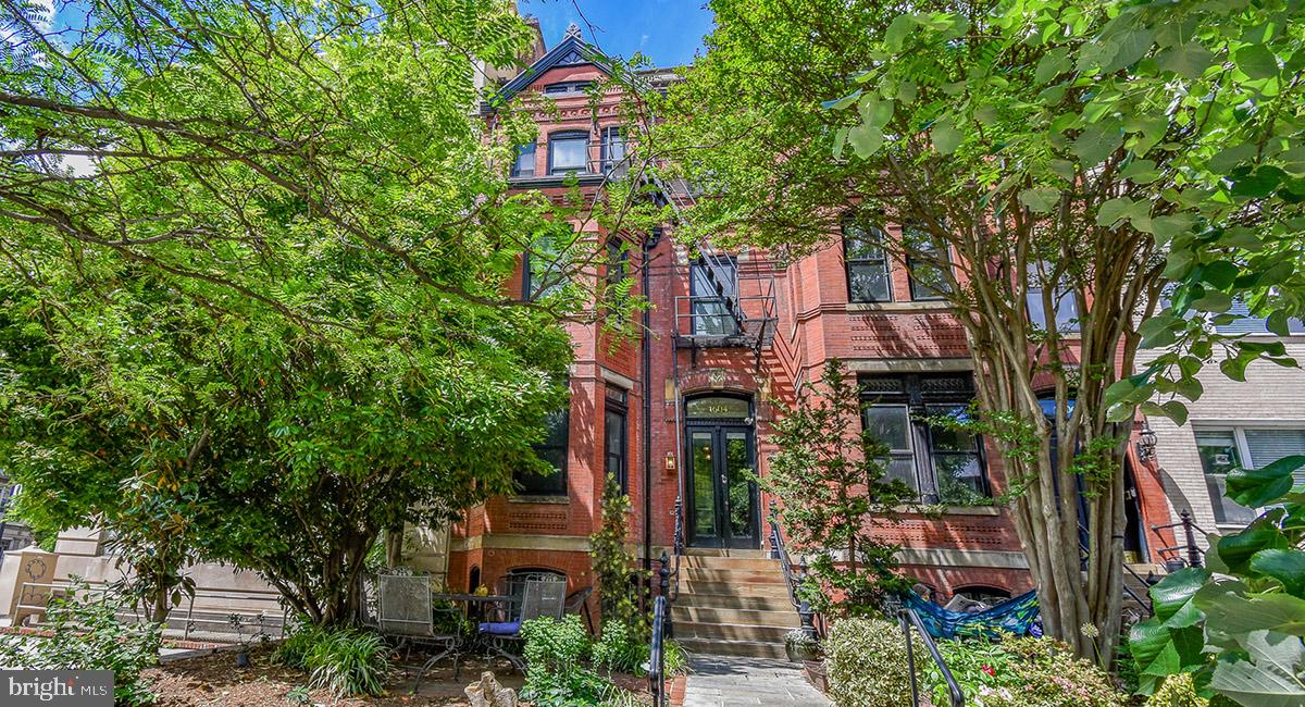 1604 19th Street NW is a short-term rental property comprising of eight Airbnb listings, located in the heart of Dupont Circle, one of Washington, D.C.’s most established and desirable neighborhoods. The subject property features a mix of two-1BR/1BA apartments, six-rooms with private bathrooms and no kitchens, and conveys fully furnished and equipped, providing a turnkey investment opportunity. The property is professionally managed by leading short-term rental operator Sojourn, with all units marketed through Airbnb.