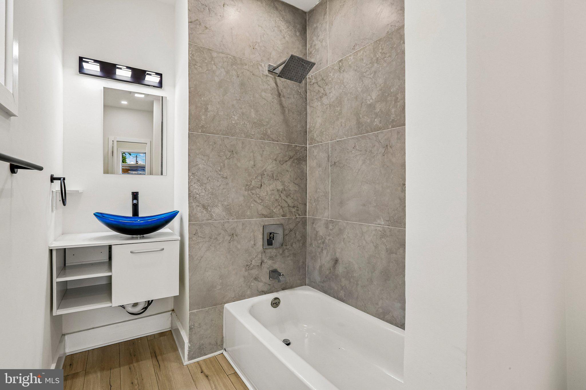 ROSEMONT - Residential
